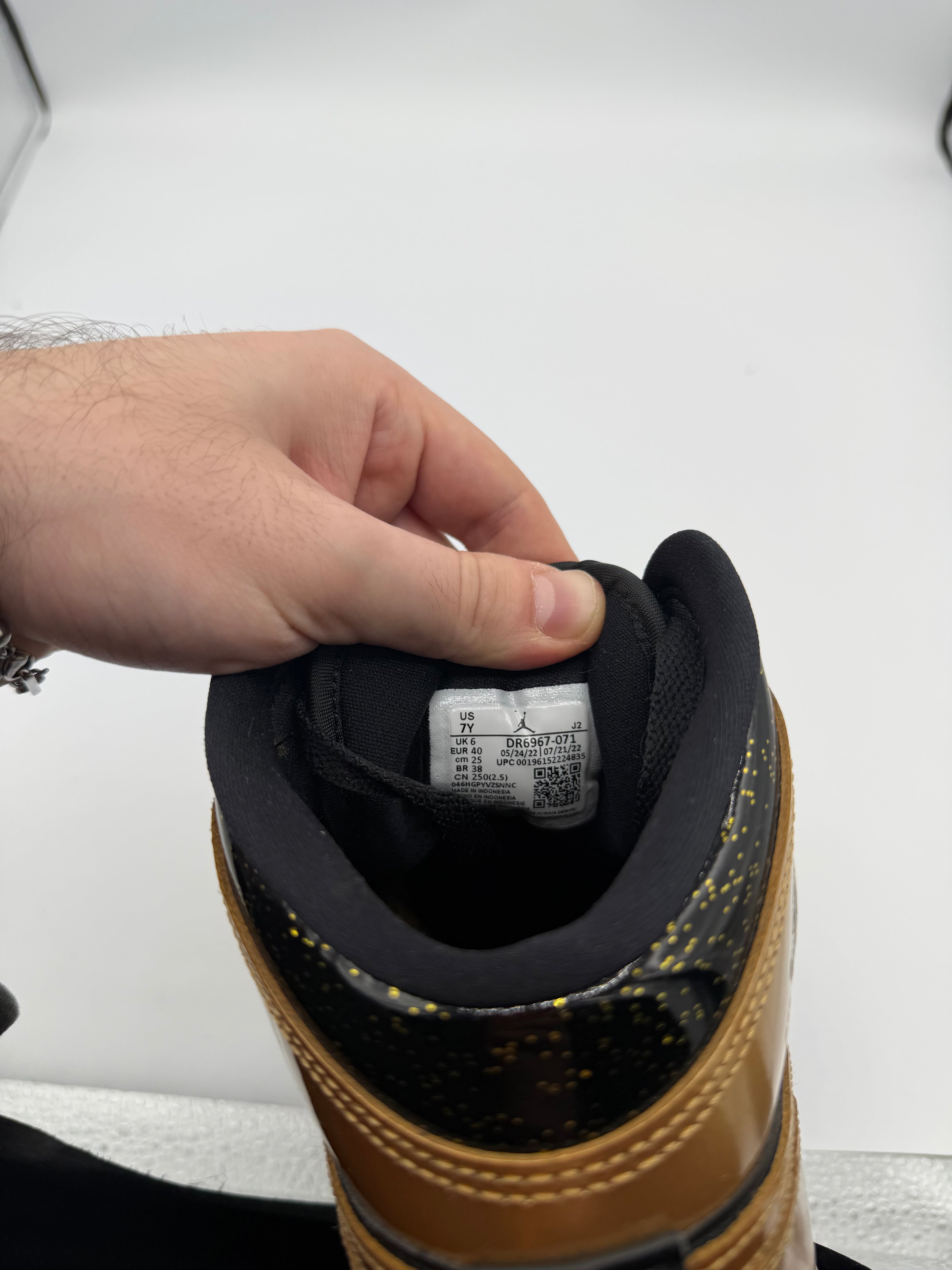 Jordan 1 Mid Metallic Gold - 40Eu (USED)
