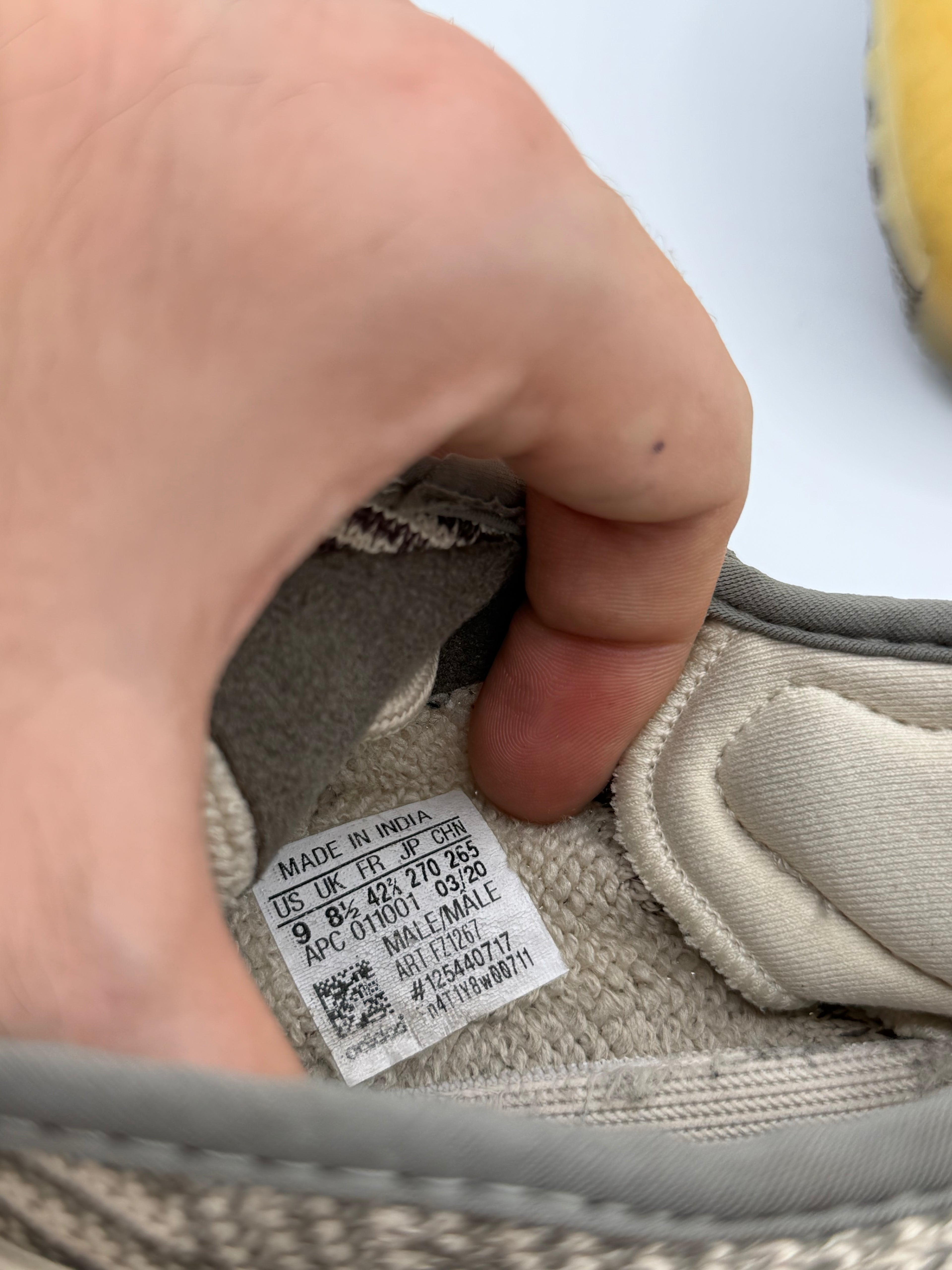 Yeezy Boost 350 V2 Zyon - 42,5Eu (USED)