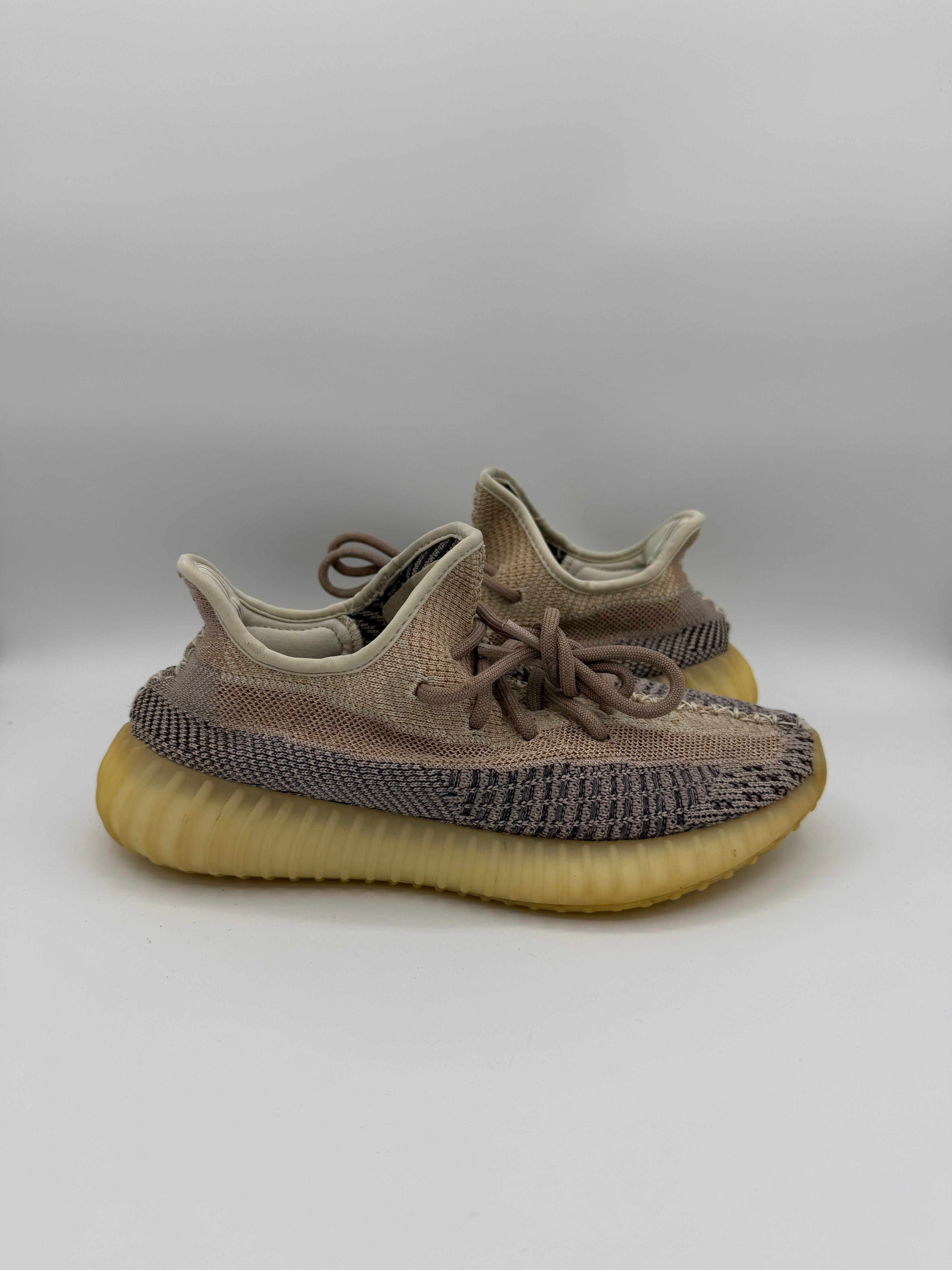 Yeezy Boost 350 V2 Ash Pearl - 38,5Eu (USED)