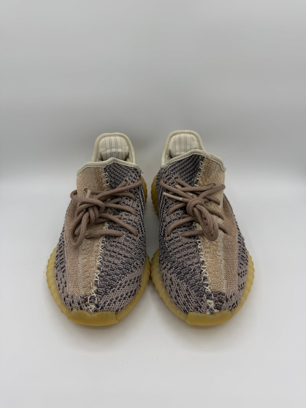 Yeezy Boost 350 V2 Ash Pearl - 38,5Eu (USED)