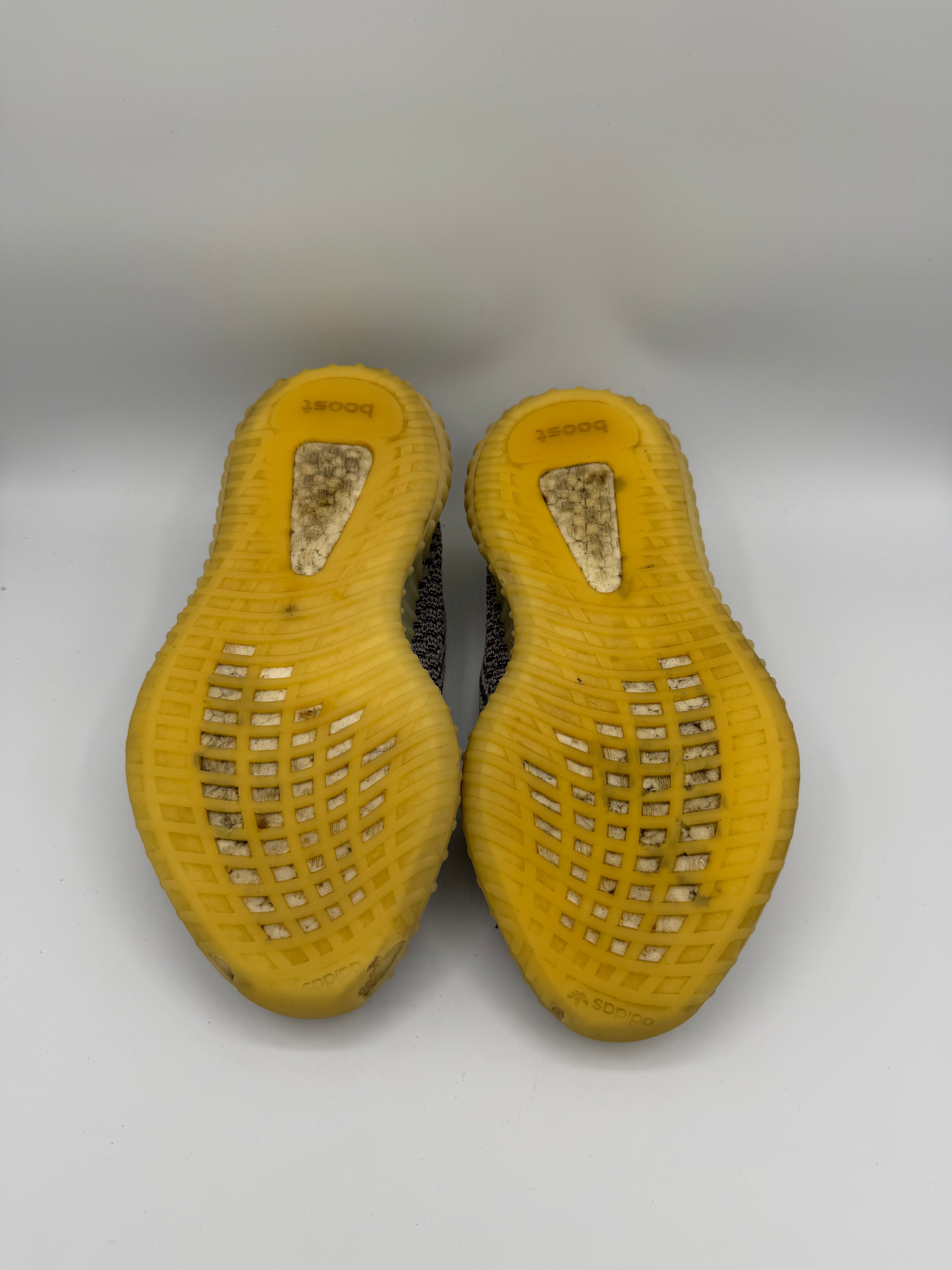 Yeezy Boost 350 V2 Ash Pearl - 38,5Eu (USED)