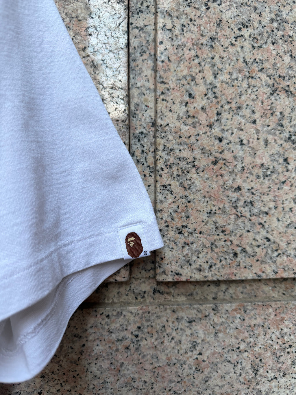 A Bathing Ape Bape Tee Big Head White Red - L (USED)