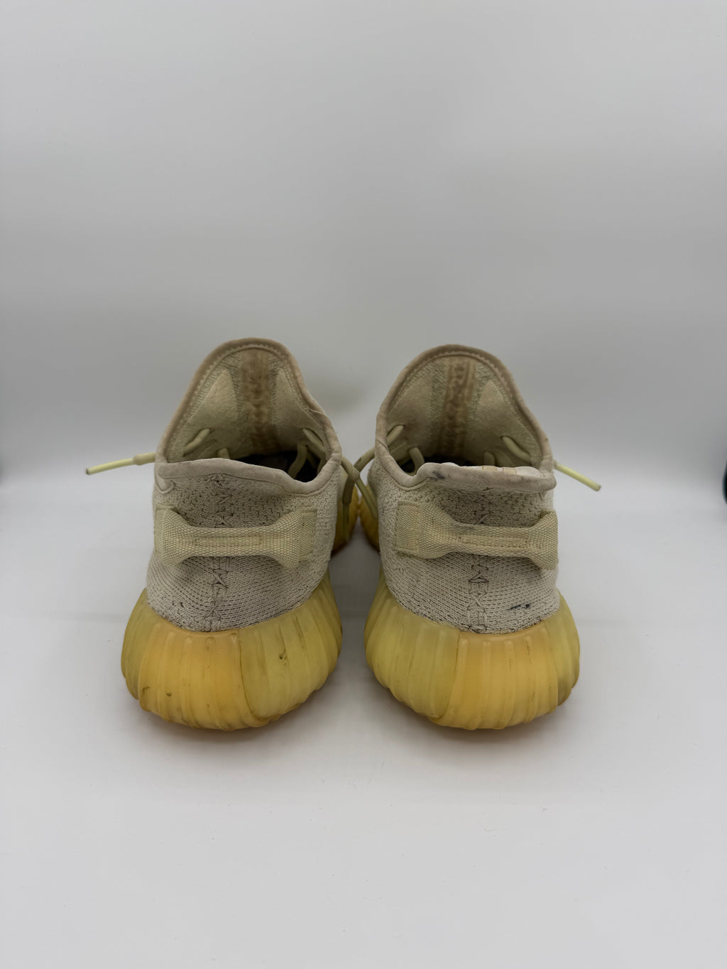 Yeezy Boost 350 V2 Butter - 42Eu (USED)