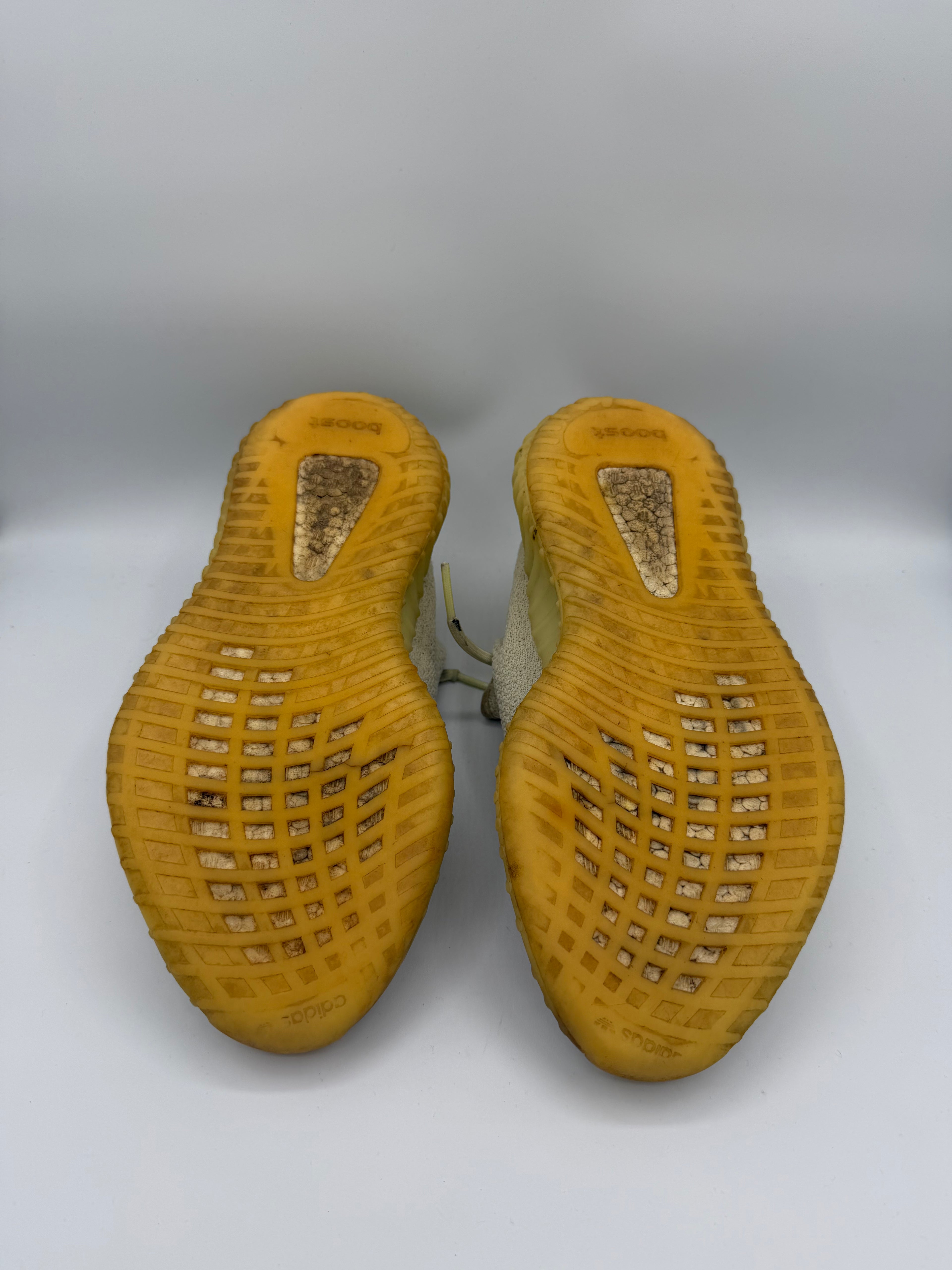 Yeezy Boost 350 V2 Butter - 42Eu (USED)