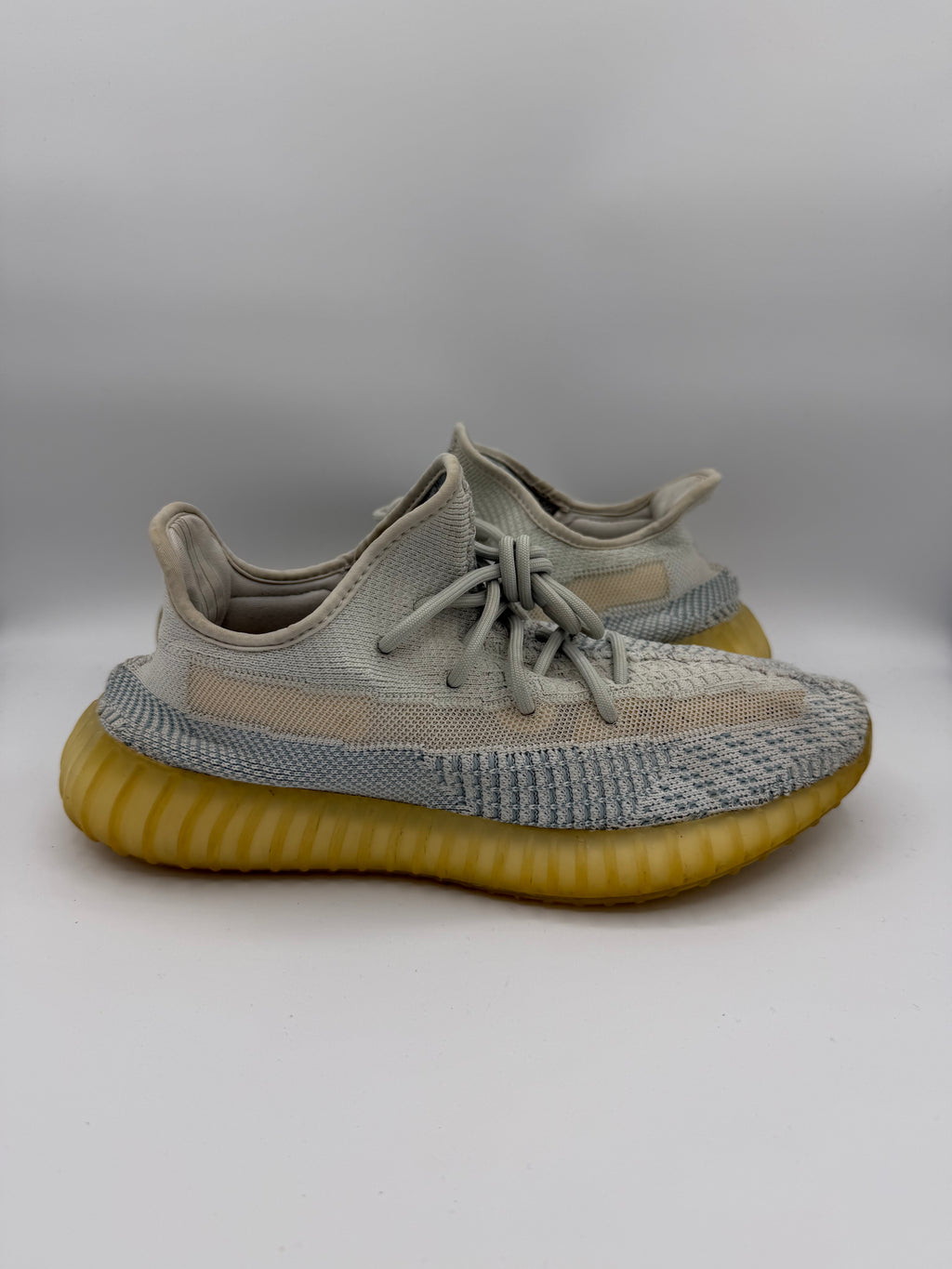Yeezy Boost 350 V2 Cloud White - 42,5Eu (USED)