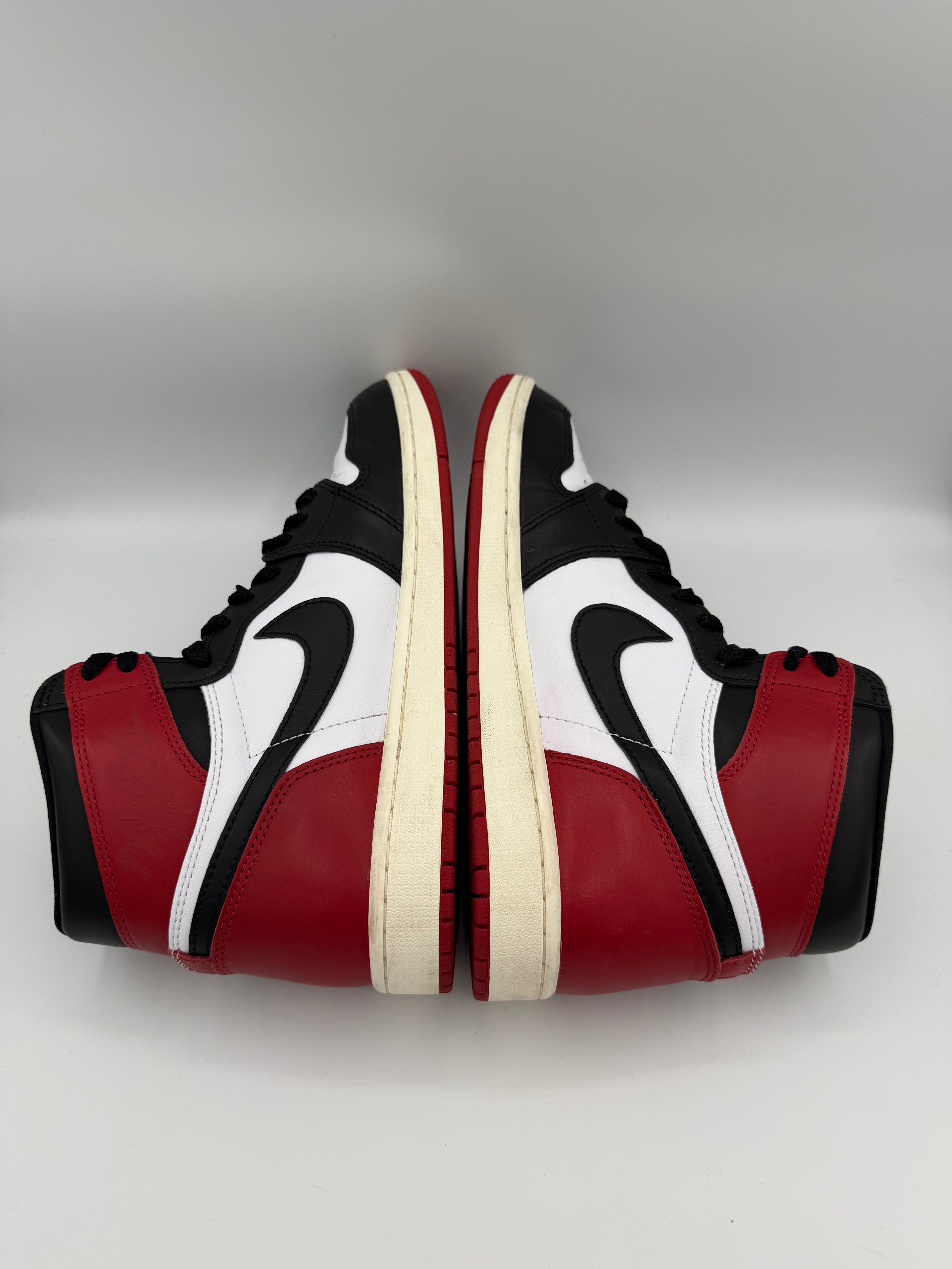 Jordan 1 Retro High OG Black Toe Reimagined - 42,5Eu (USED)
