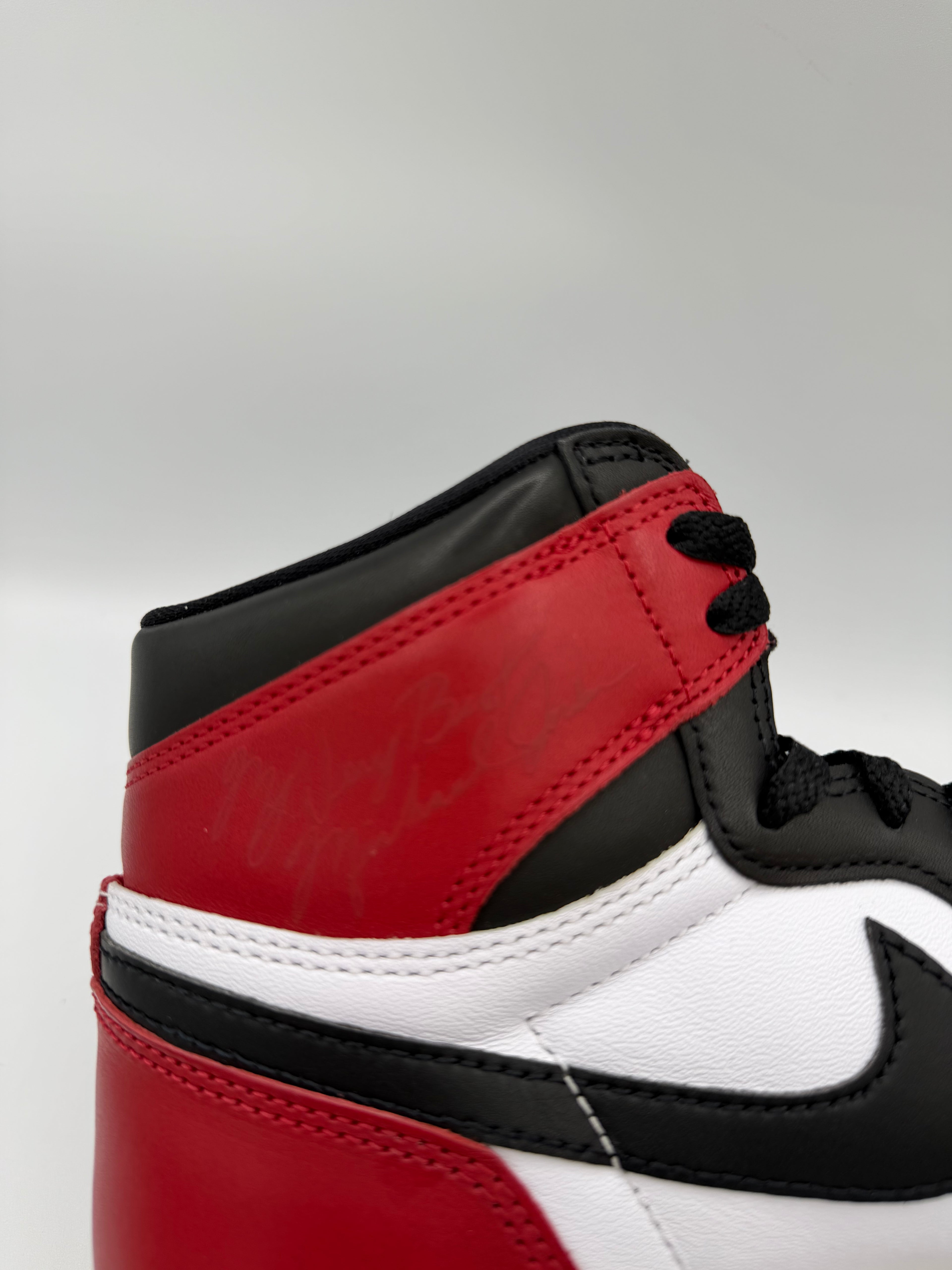 Jordan 1 Retro High OG Black Toe Reimagined - 42,5Eu (USED)