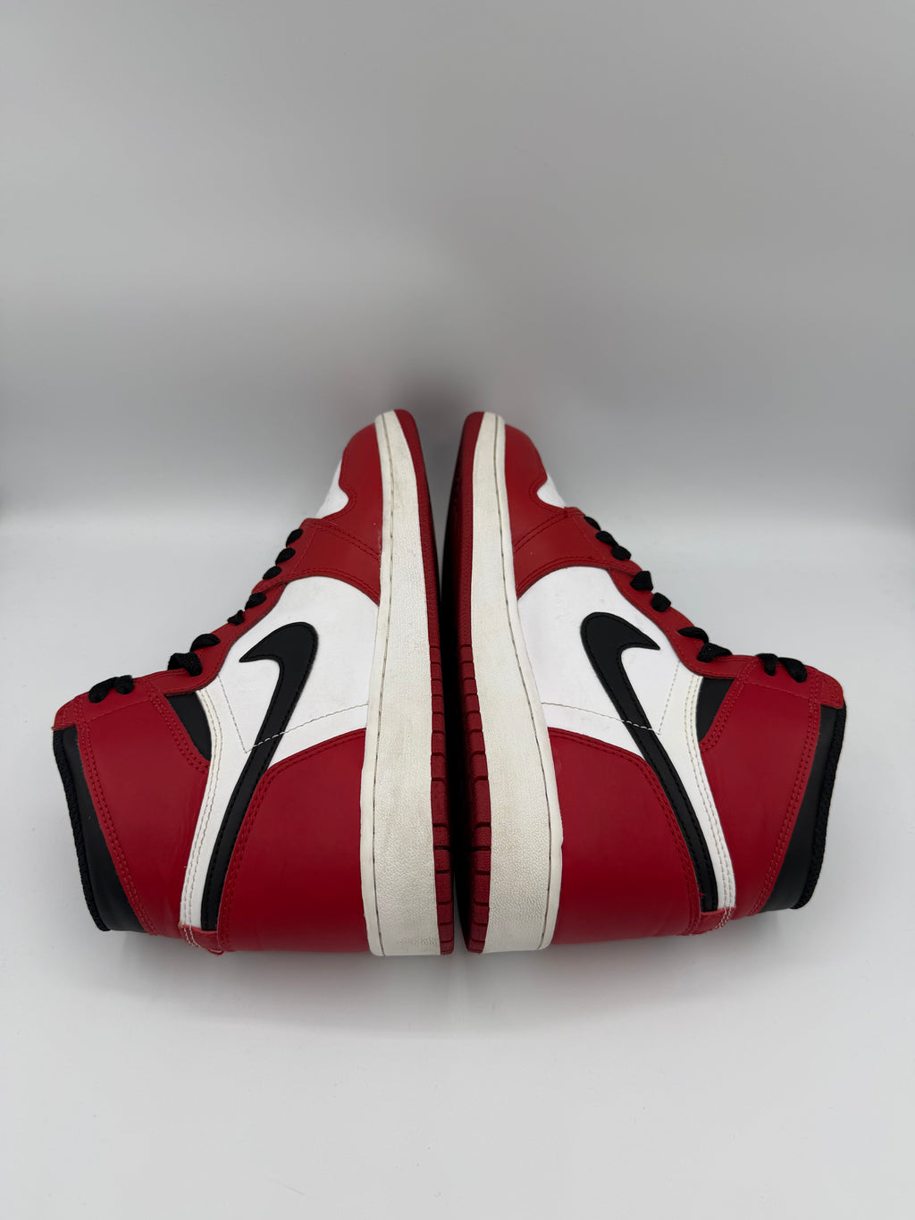 Jordan 1 Retro Chicago (2015) (GS) - 40Eu (USED)