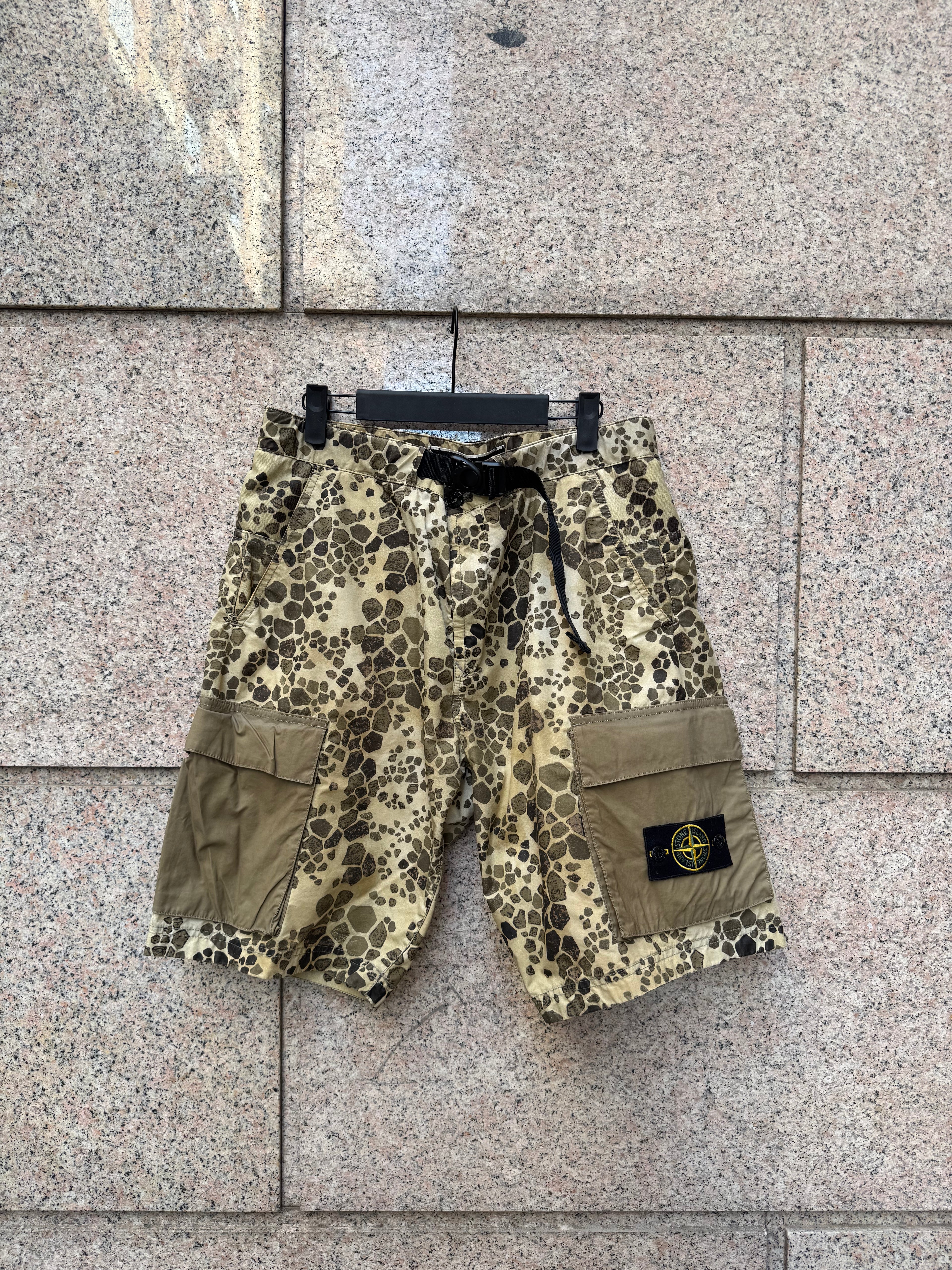 Stone Island Short Alligator Camo W34 - L (USED)