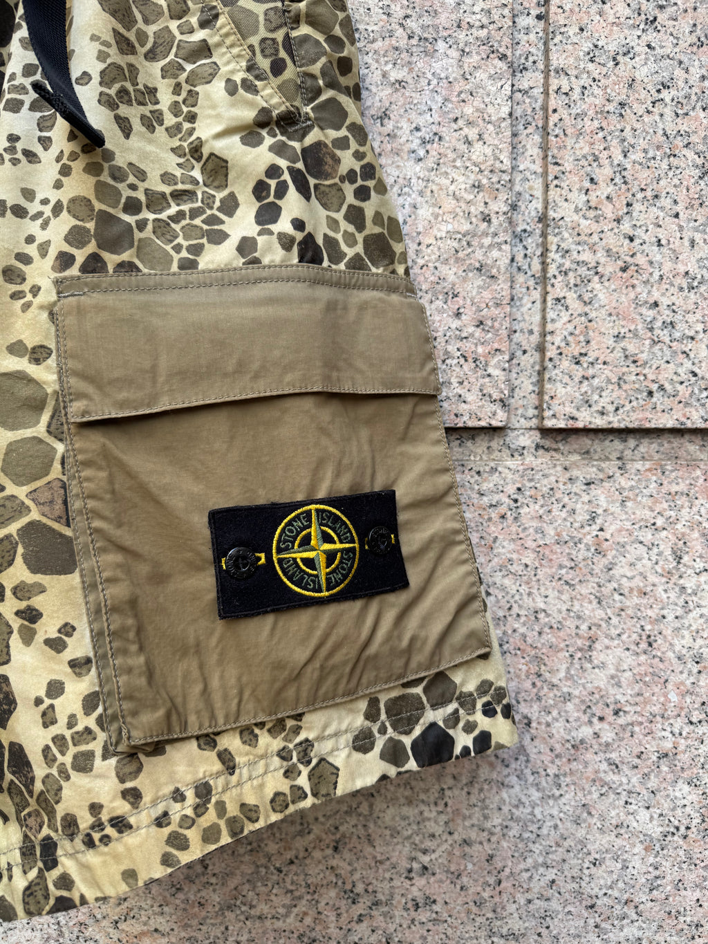 Stone Island Short Alligator Camo W34 - L (USED)