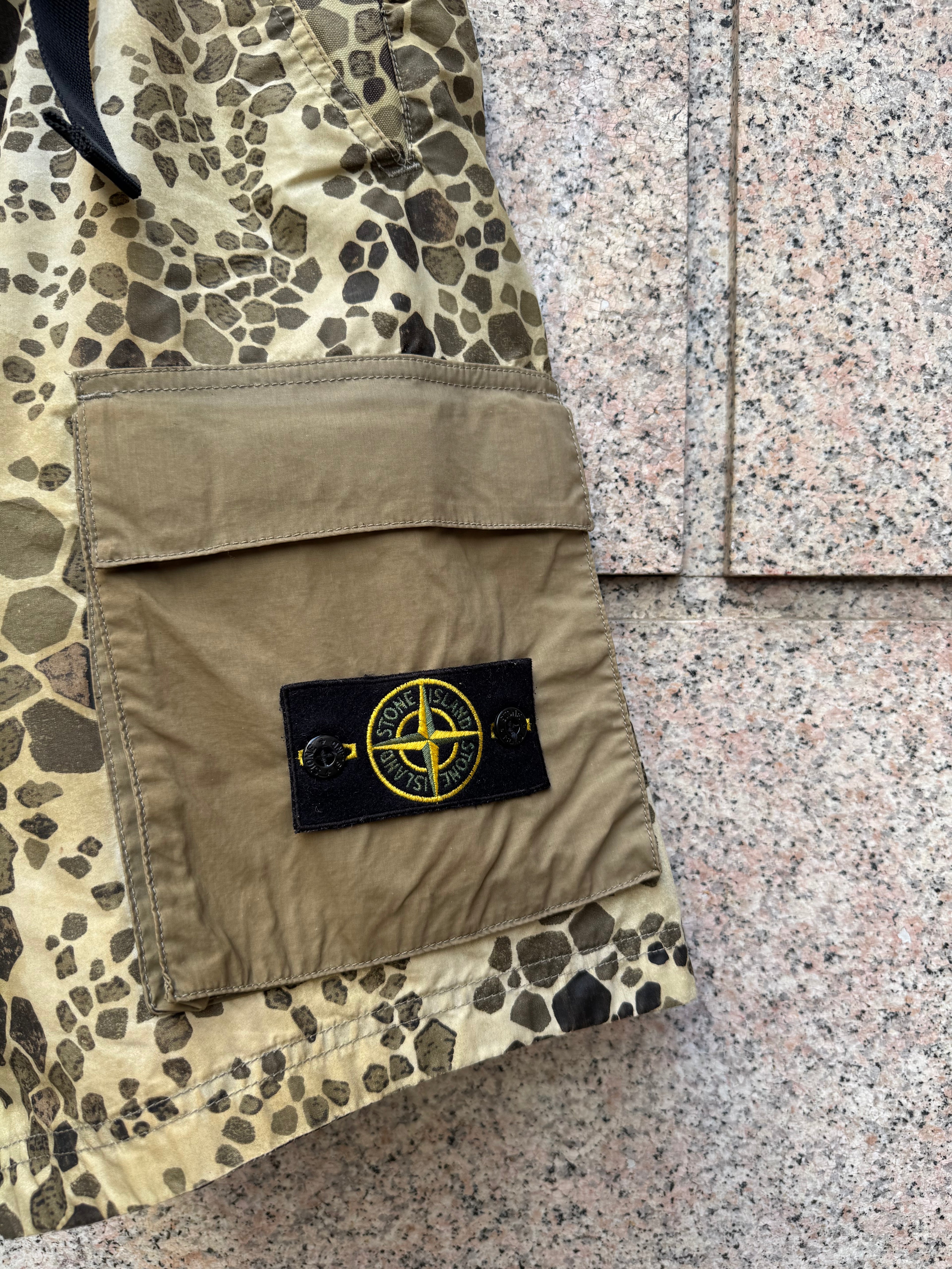 Stone Island Short Alligator Camo W34 - L (USED)
