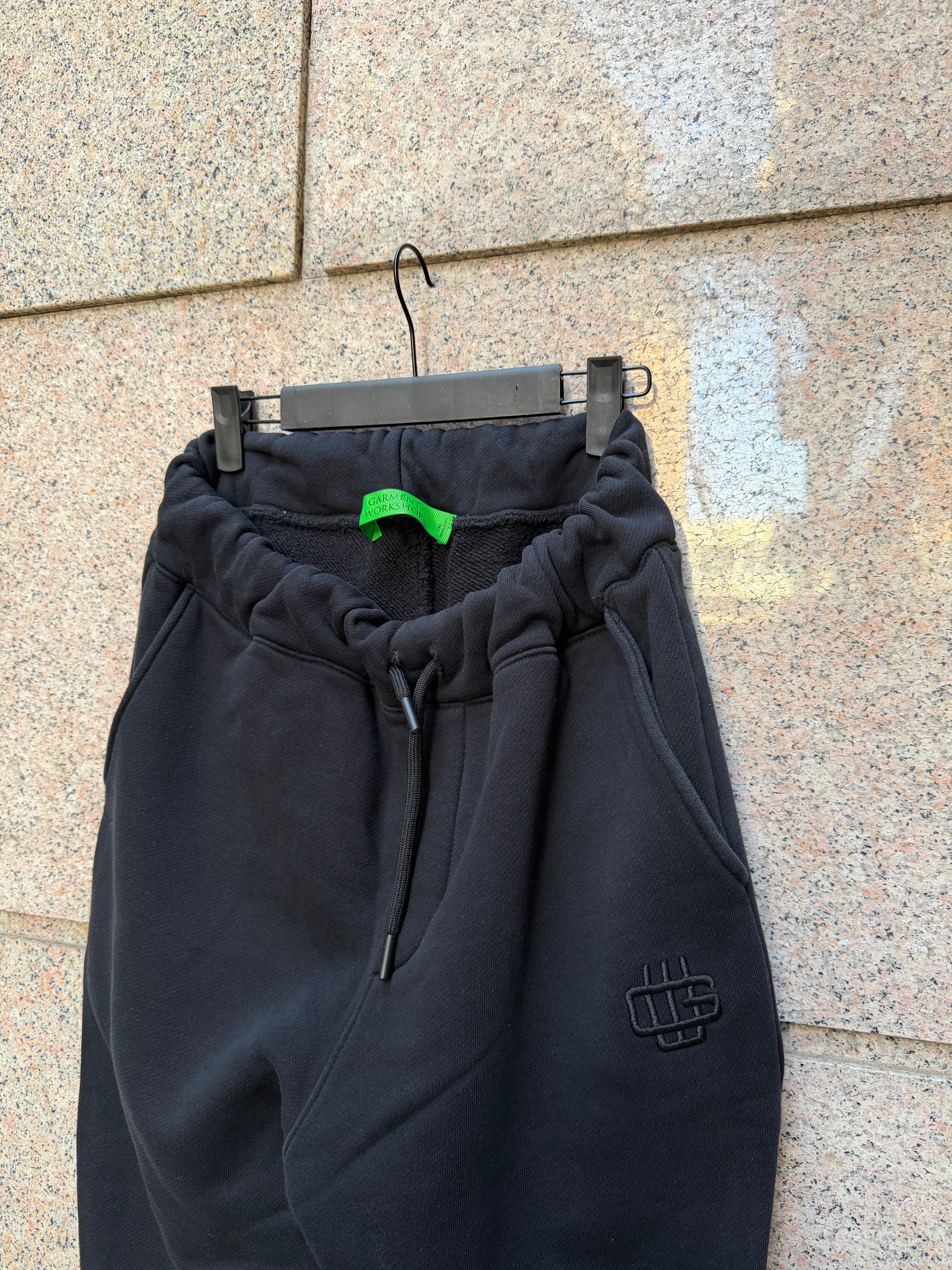Garment Workshop Black Sweatpants - L (USED)