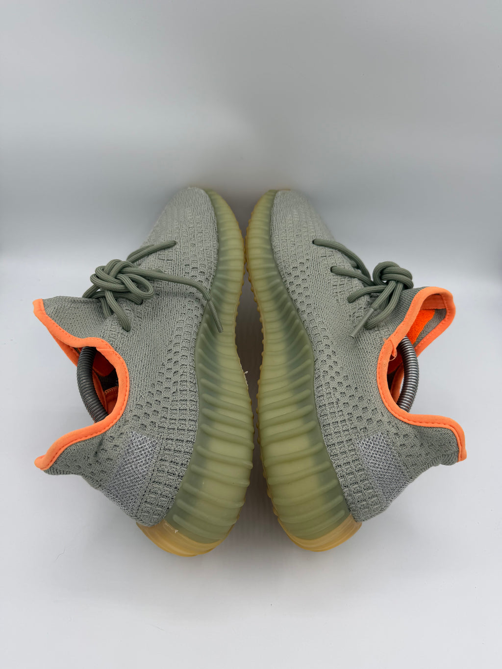 Yeezy 350 V2 Desert Sage - 45Eu (USED)