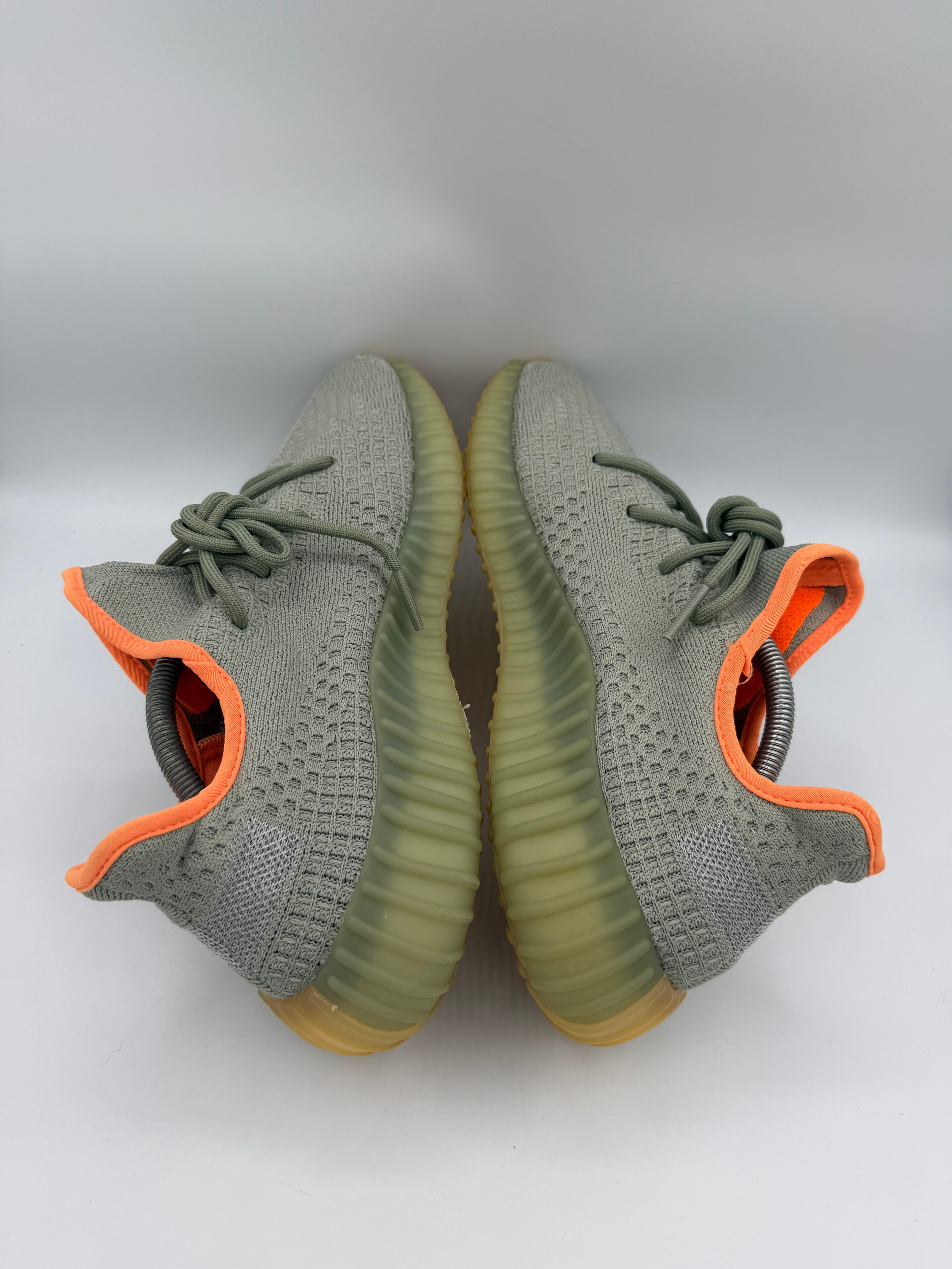 Yeezy 350 V2 Desert Sage - 45Eu (USED)