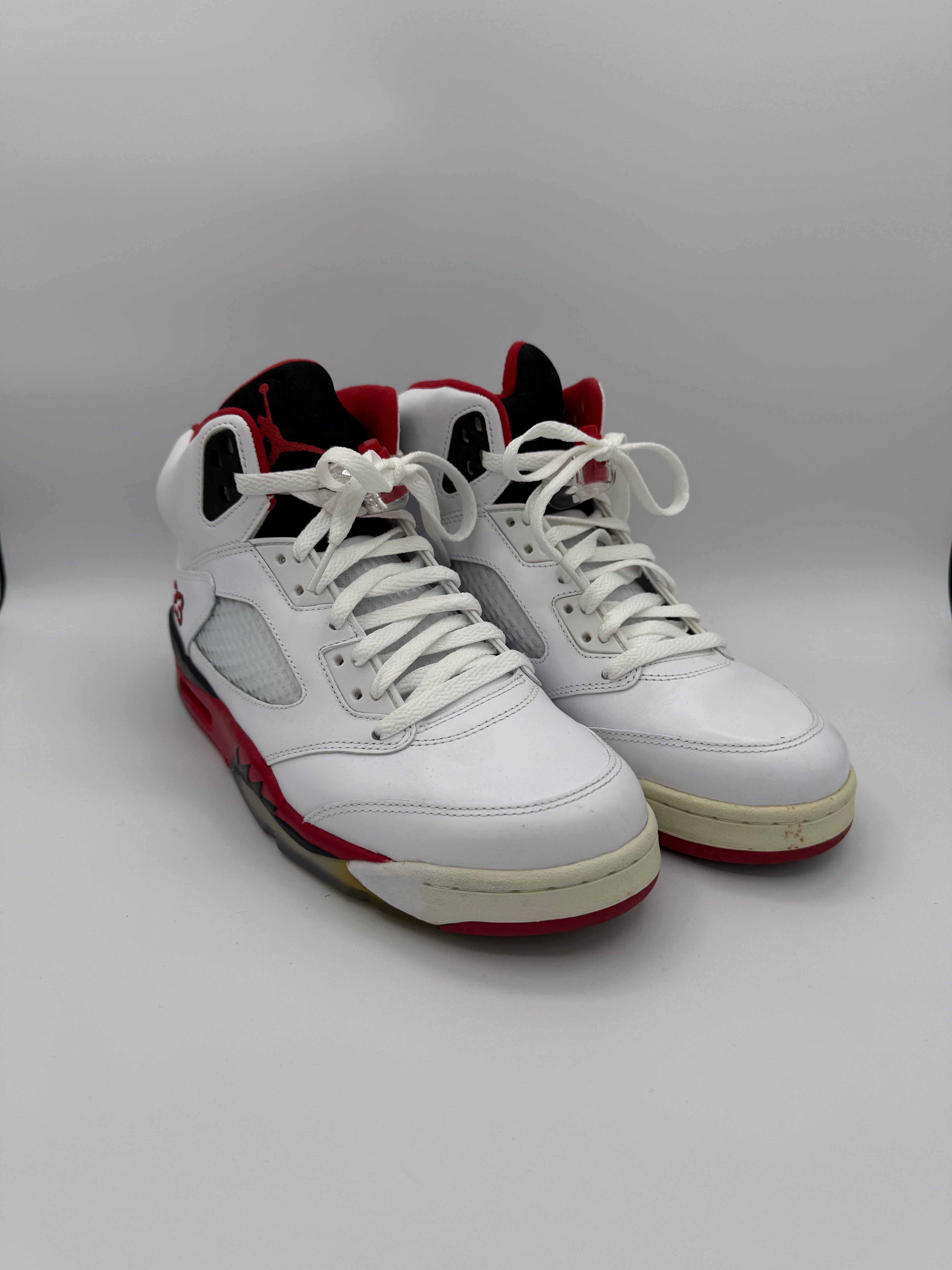 Jordan 5 Retro Fire Red Black Tongue (2013) - 42Eu (USED)