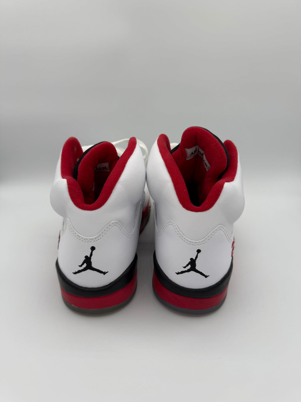Jordan 5 Retro Fire Red Black Tongue (2013) - 42Eu (USED)