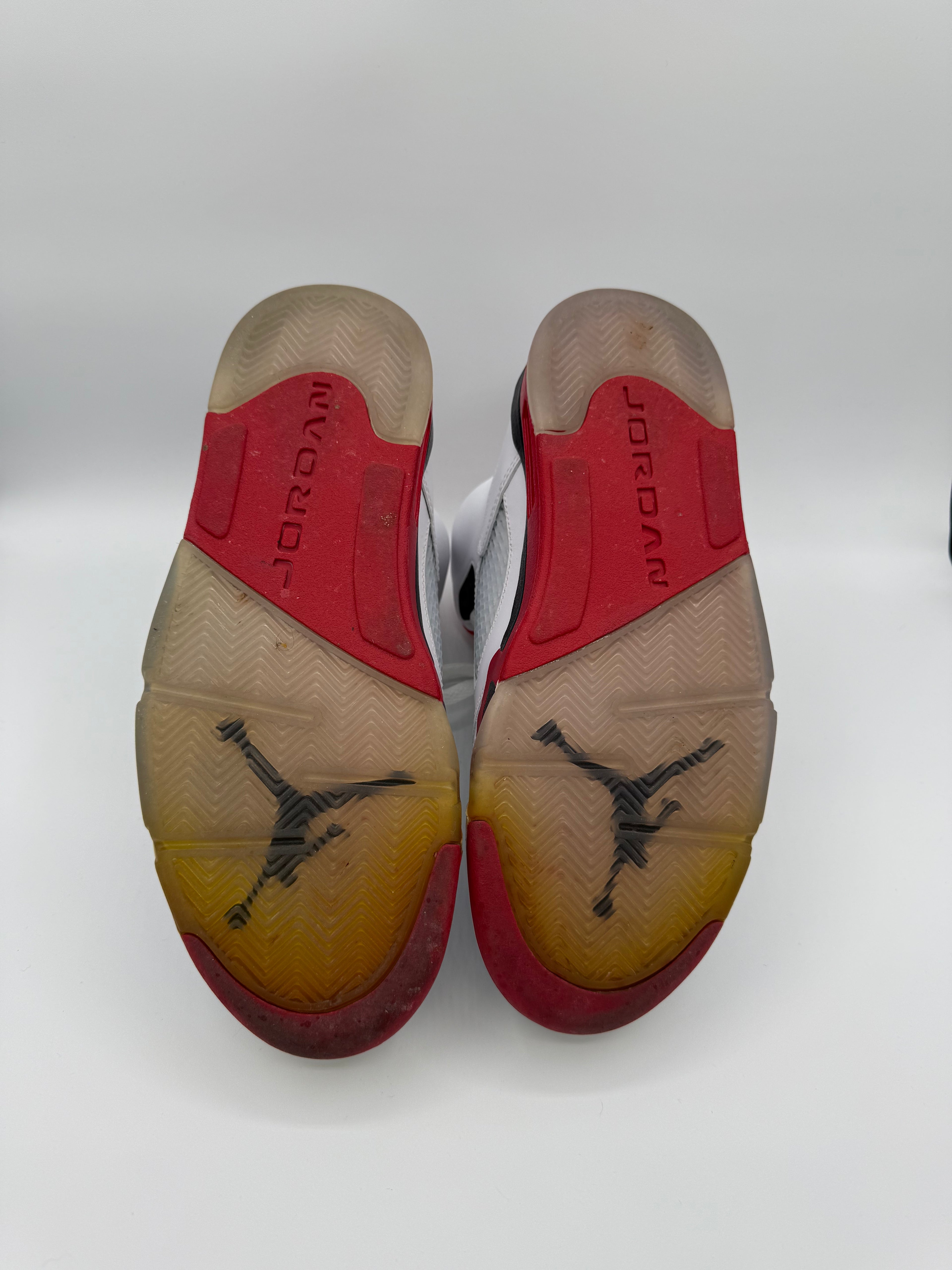 Jordan 5 Retro Fire Red Black Tongue (2013) - 42Eu (USED)