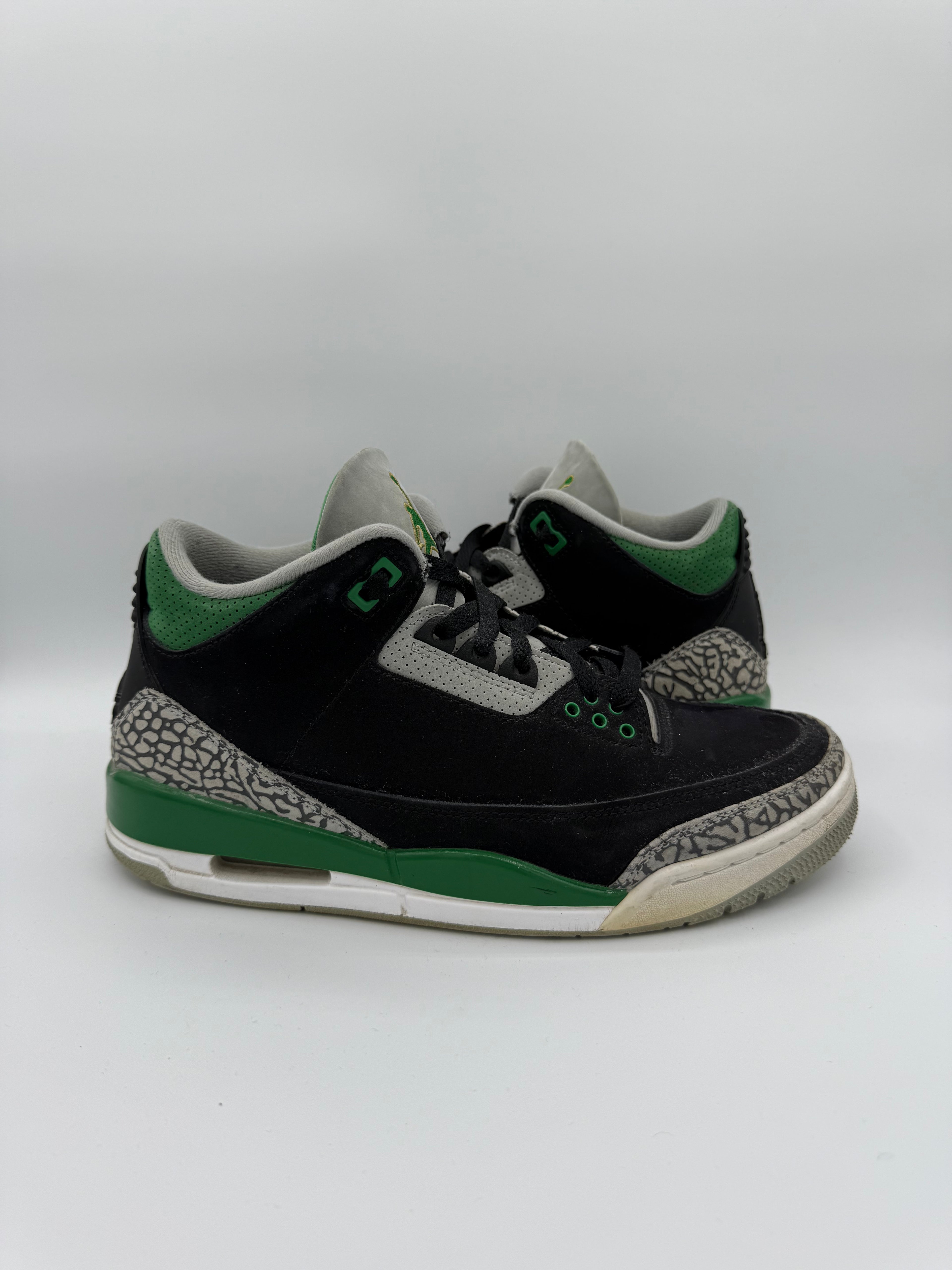 Jordan 3 Retro Pine Green - 42Eu (USED)