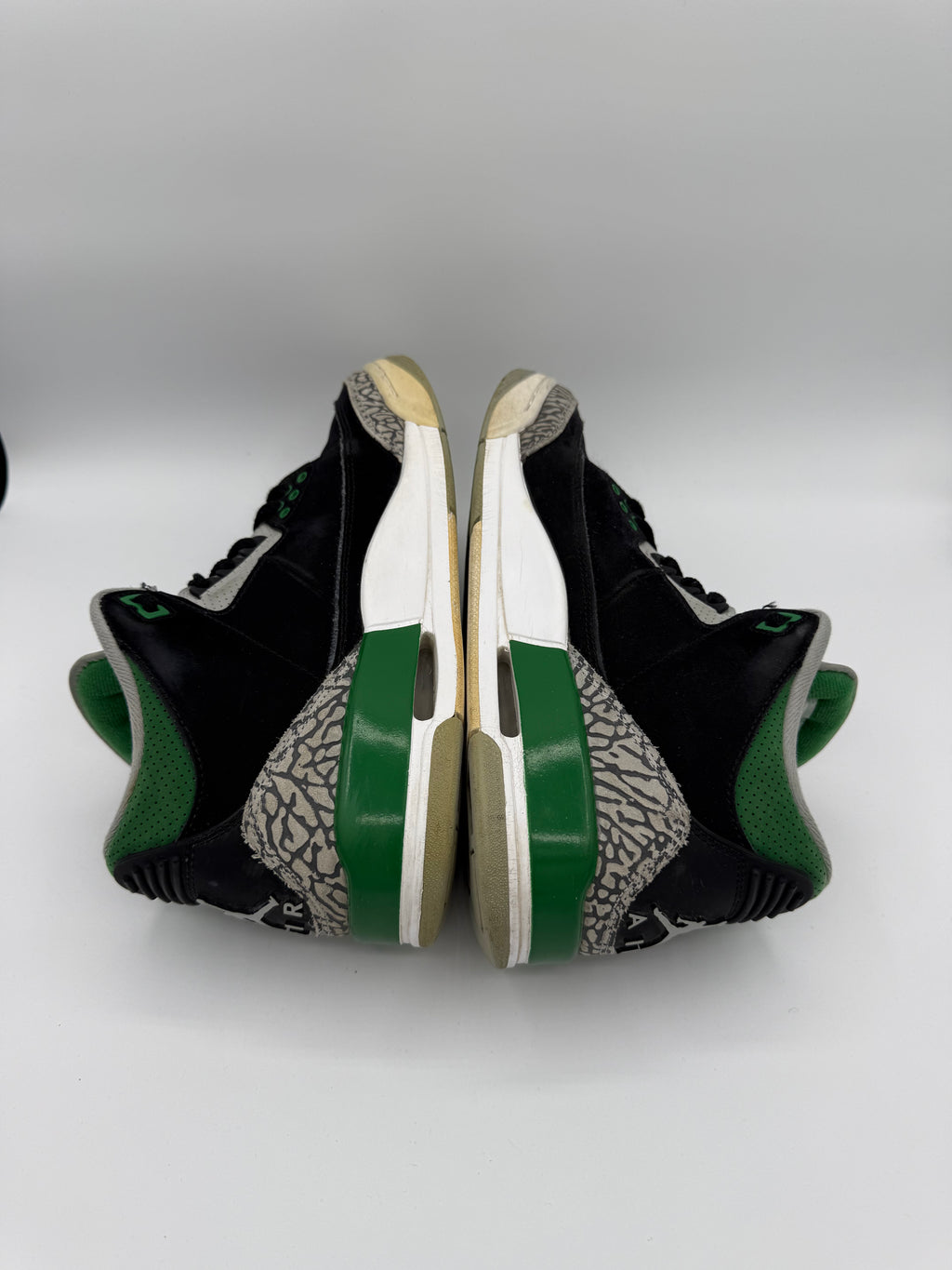 Jordan 3 Retro Pine Green - 42Eu (USED)