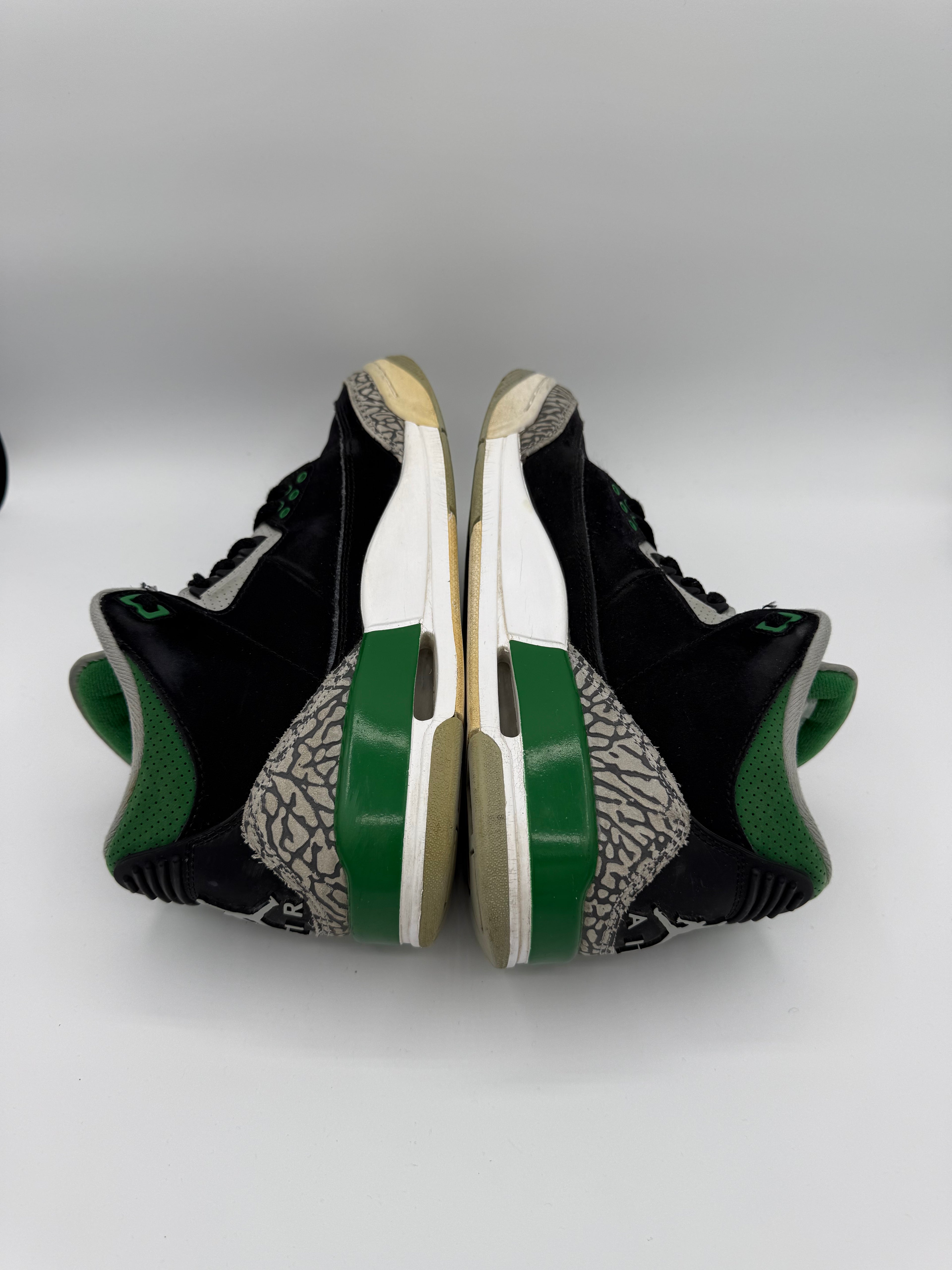 Jordan 3 Retro Pine Green - 42Eu (USED)