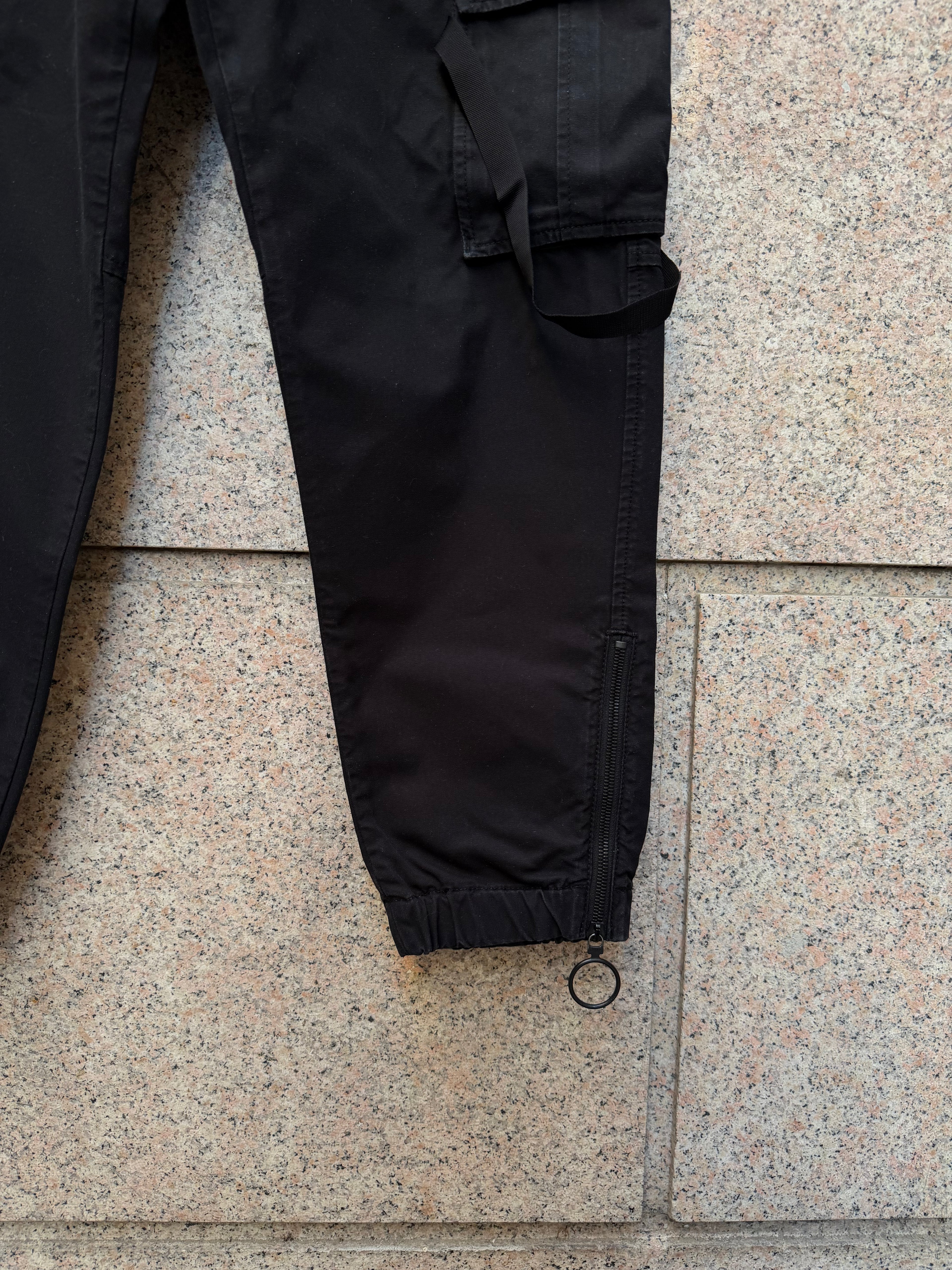 Off-White Cargo Black Utility - M (USED)