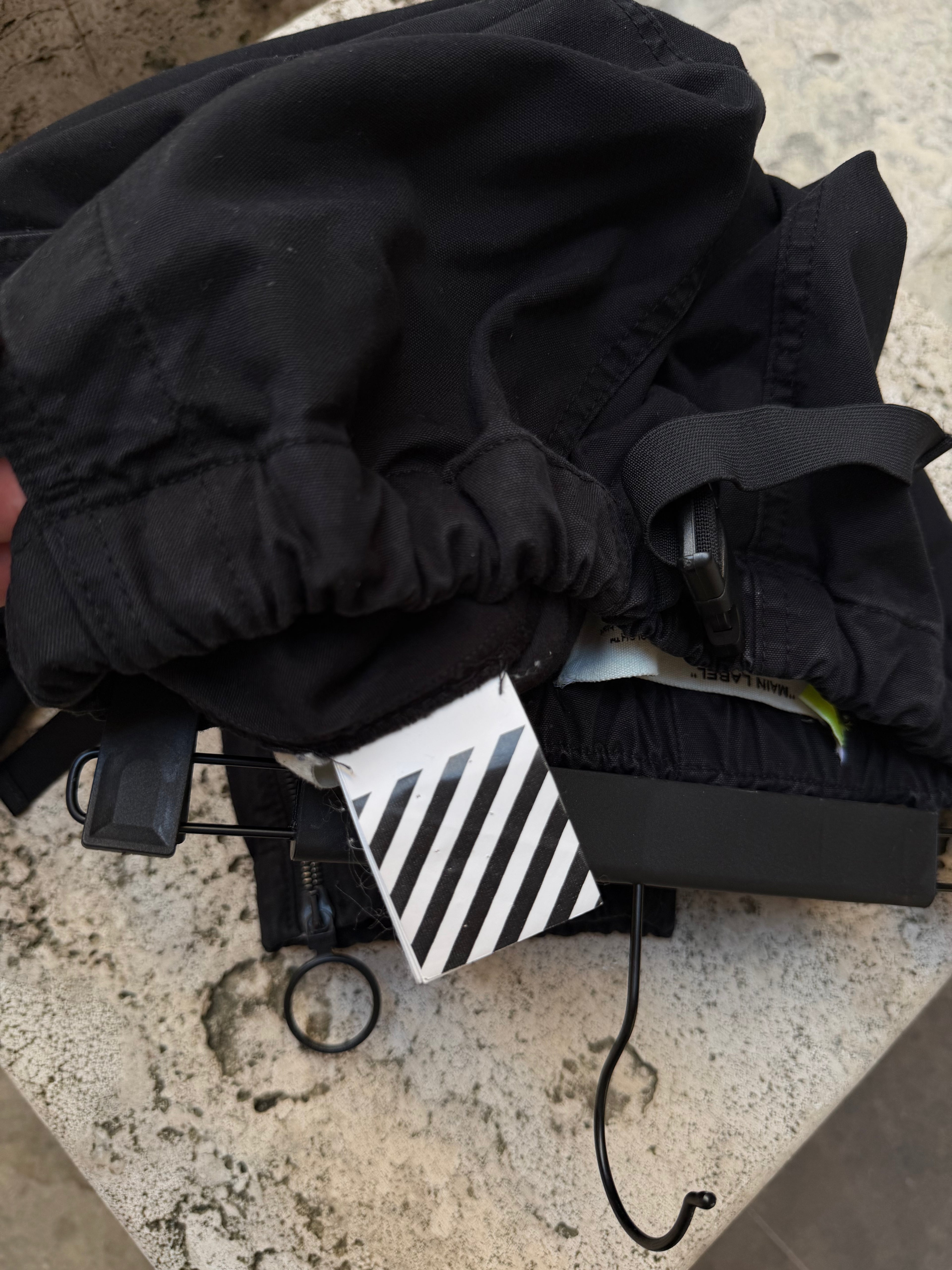 Off-White Cargo Black Utility - M (USED)