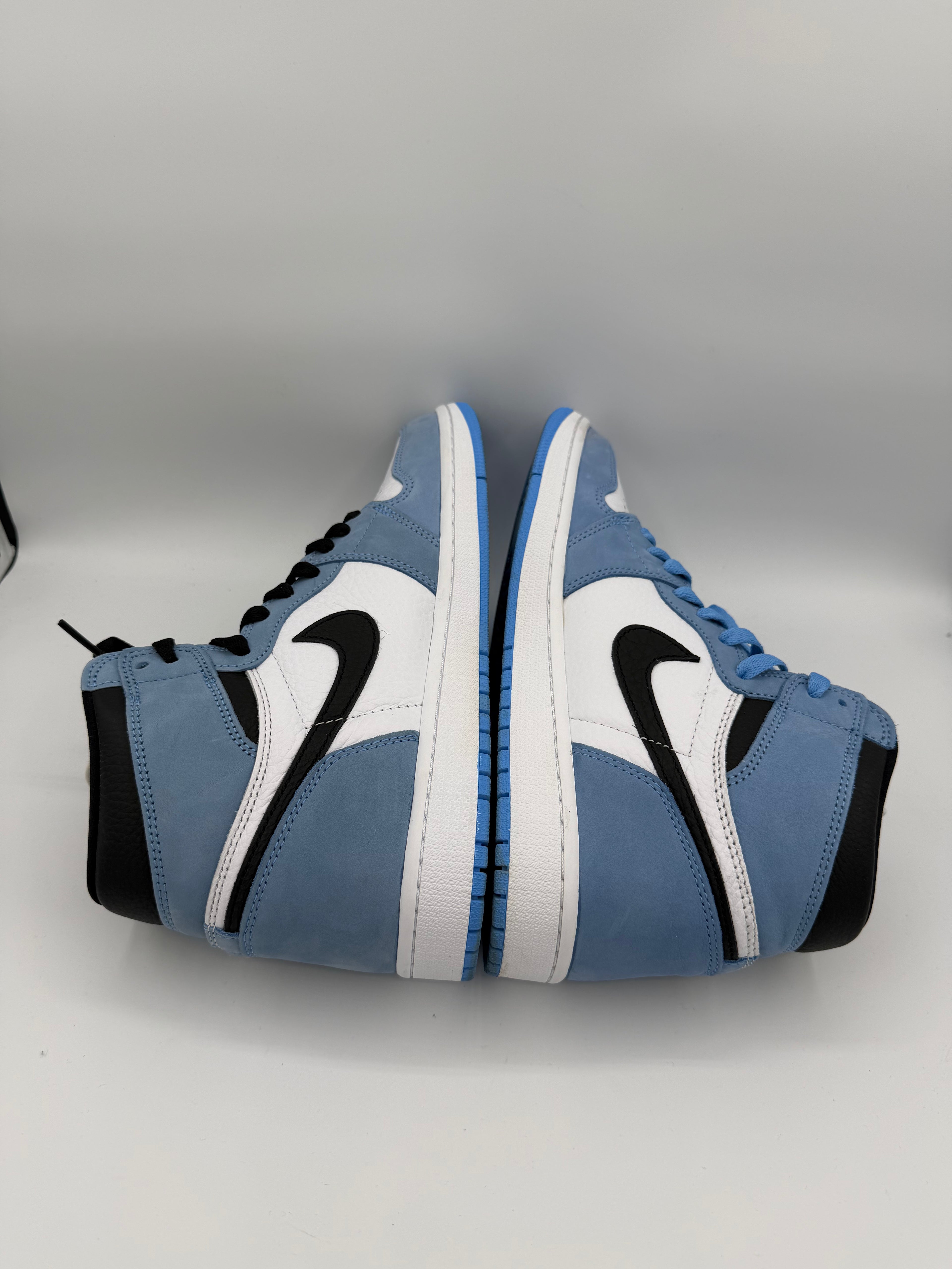 Jordan 1 High University Blue - 43Eu (USED)