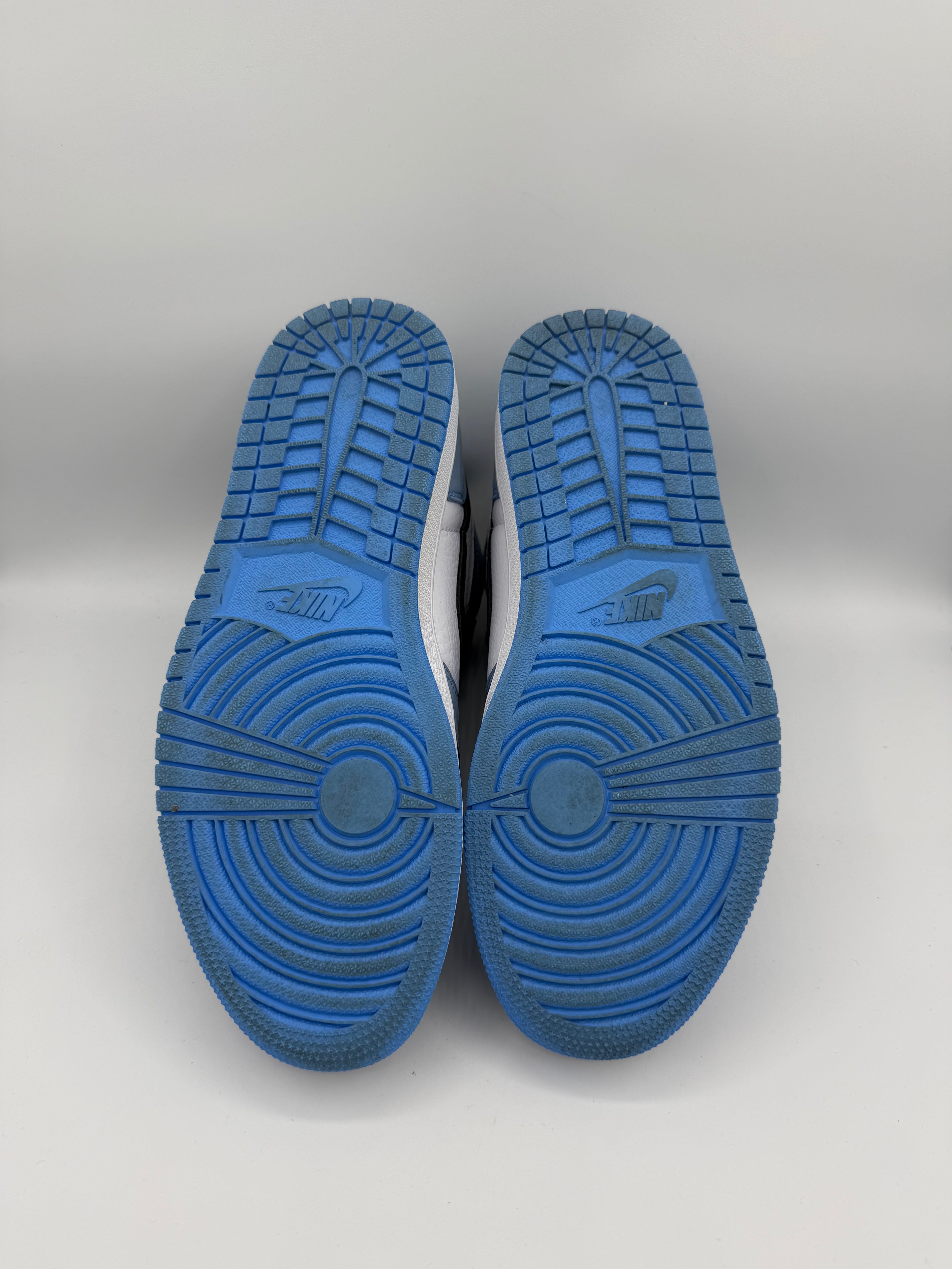 Jordan 1 High University Blue - 43Eu (USED)