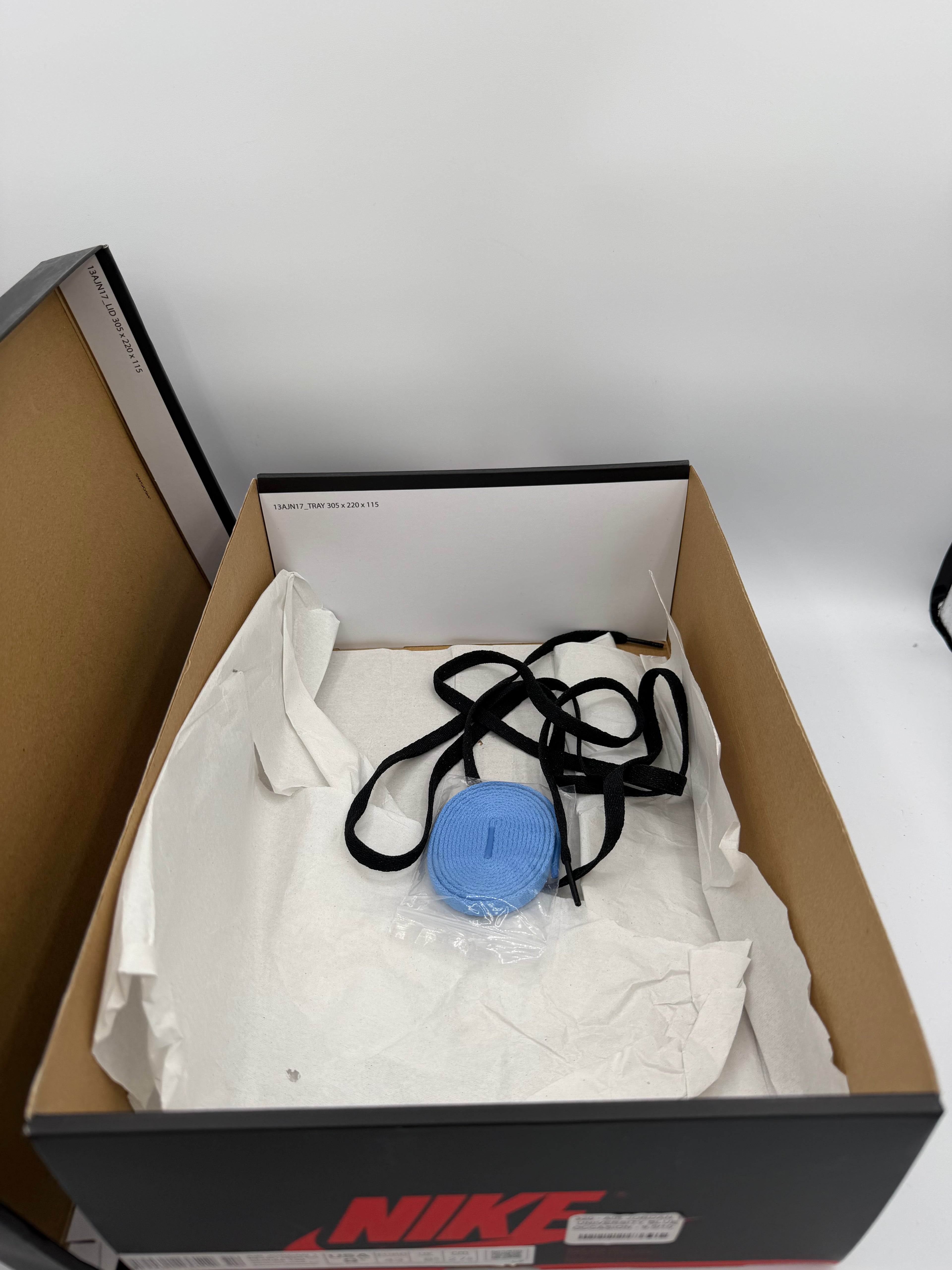 Jordan 1 High University Blue - 43Eu (USED)
