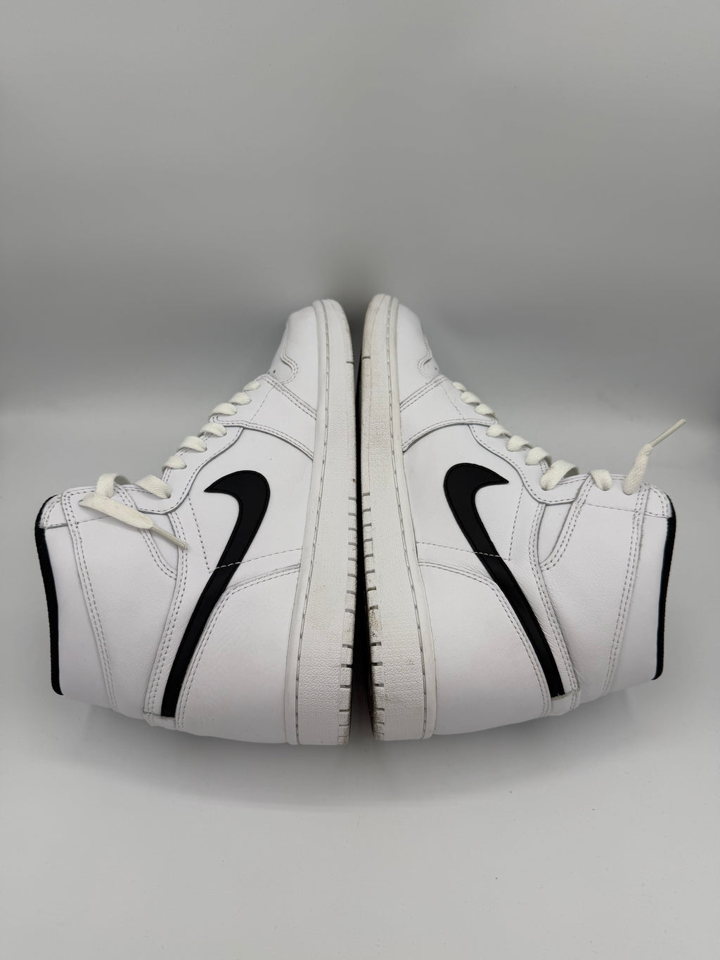 Jordan 1 Retro Yin Yang White - 42Eu (USED)