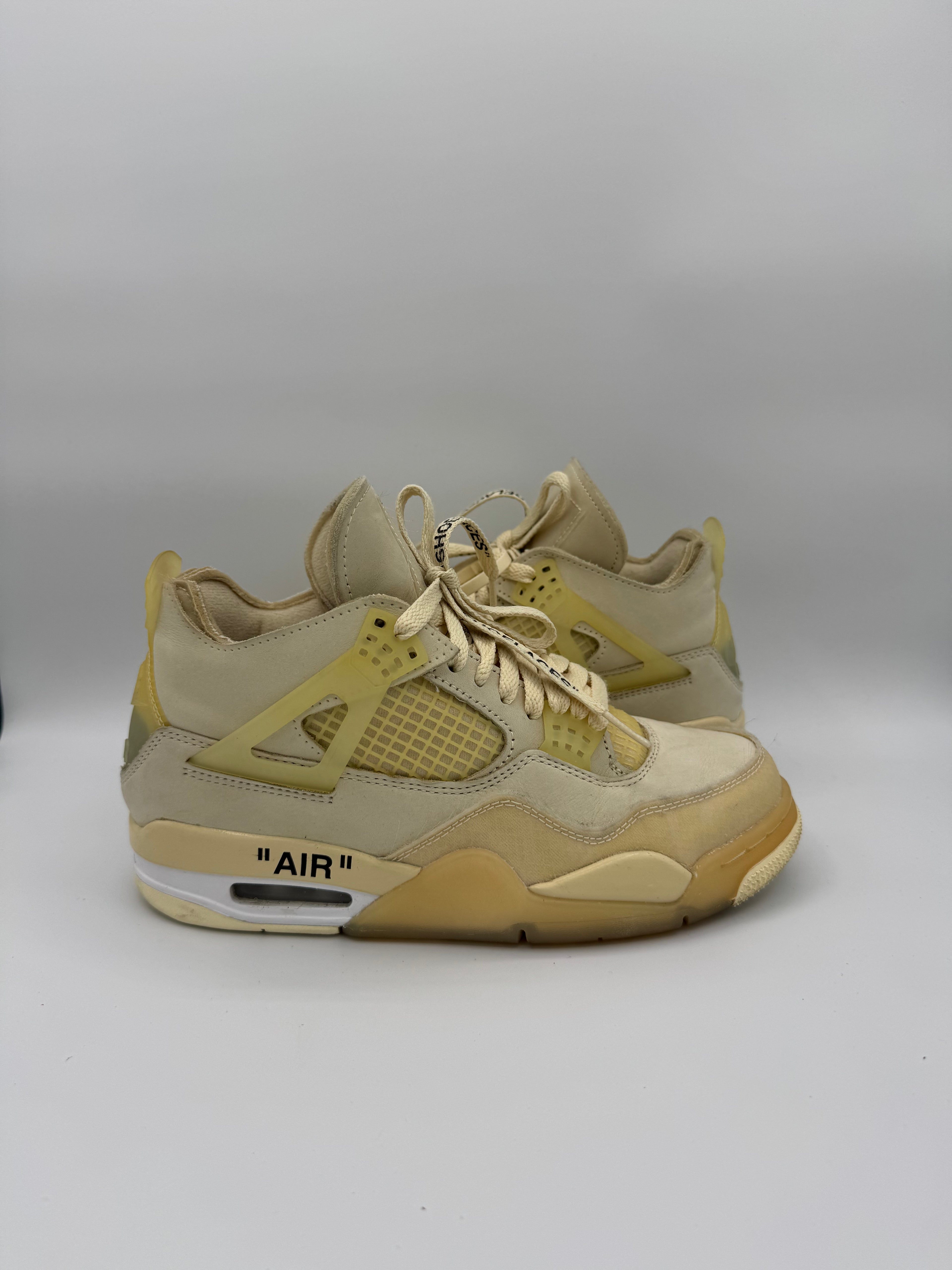 Jordan 4 Retro Off-White Sail - 38Eu (USED)