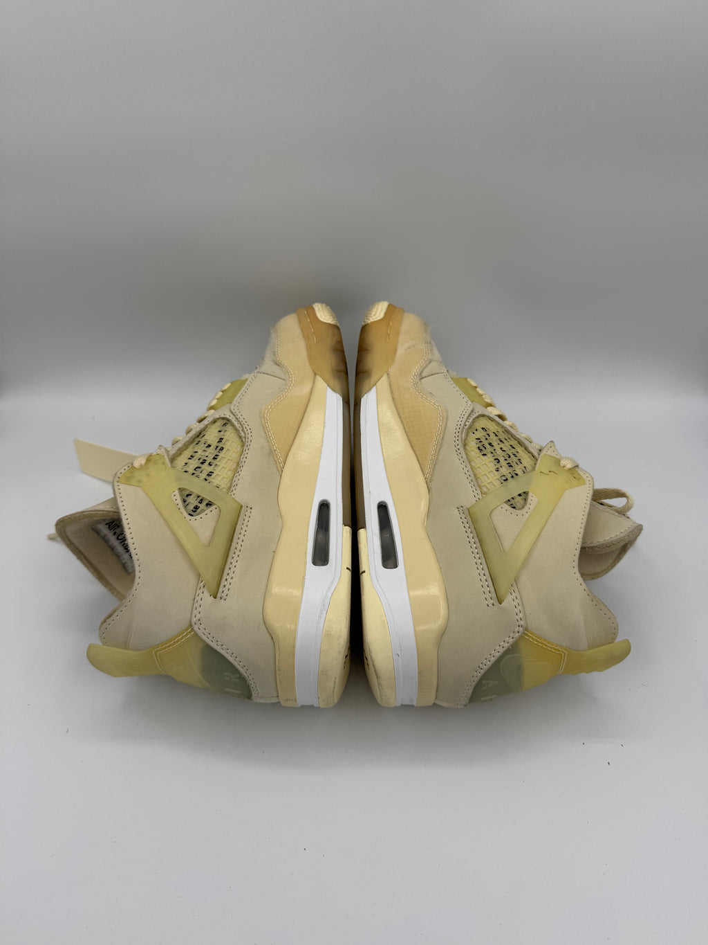 Jordan 4 Retro Off-White Sail - 38Eu (USED)