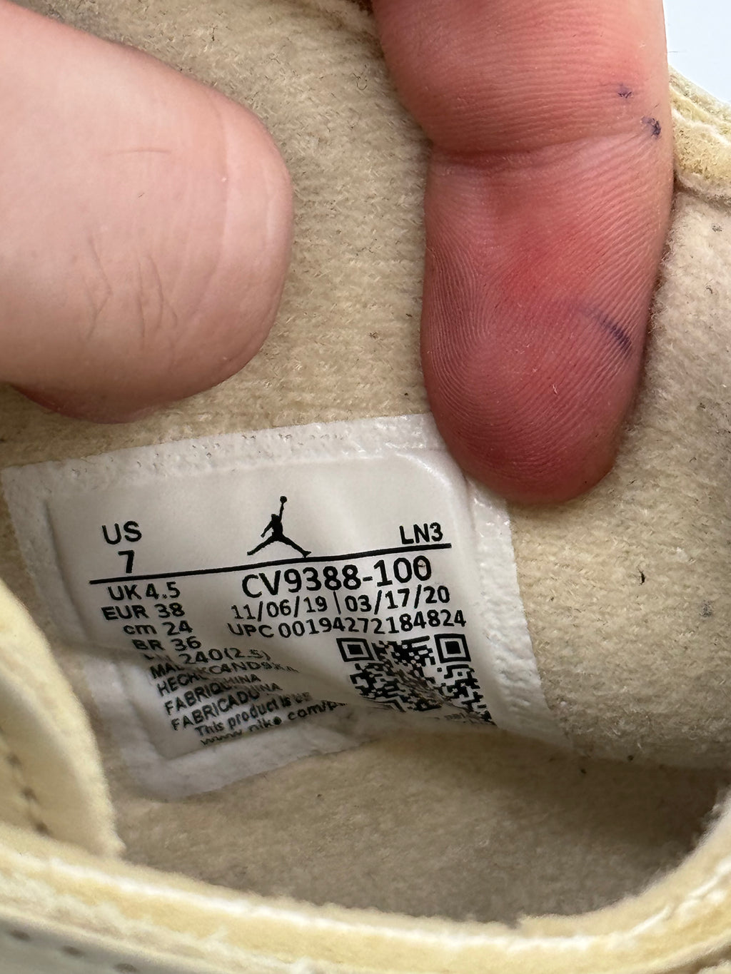 Jordan 4 Retro Off-White Sail - 38Eu (USED)