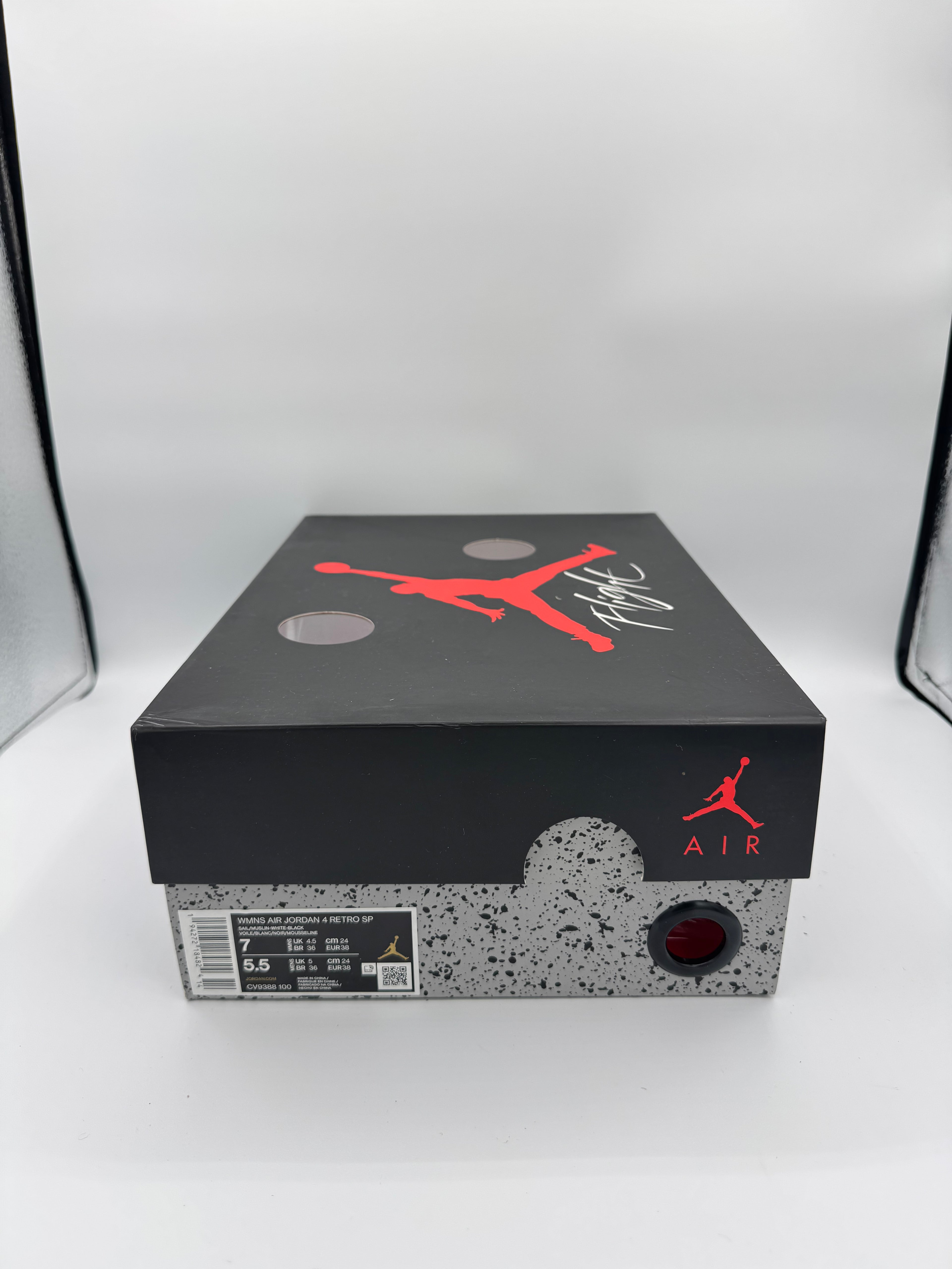 Jordan 4 Retro Off-White Sail - 38Eu (USED)
