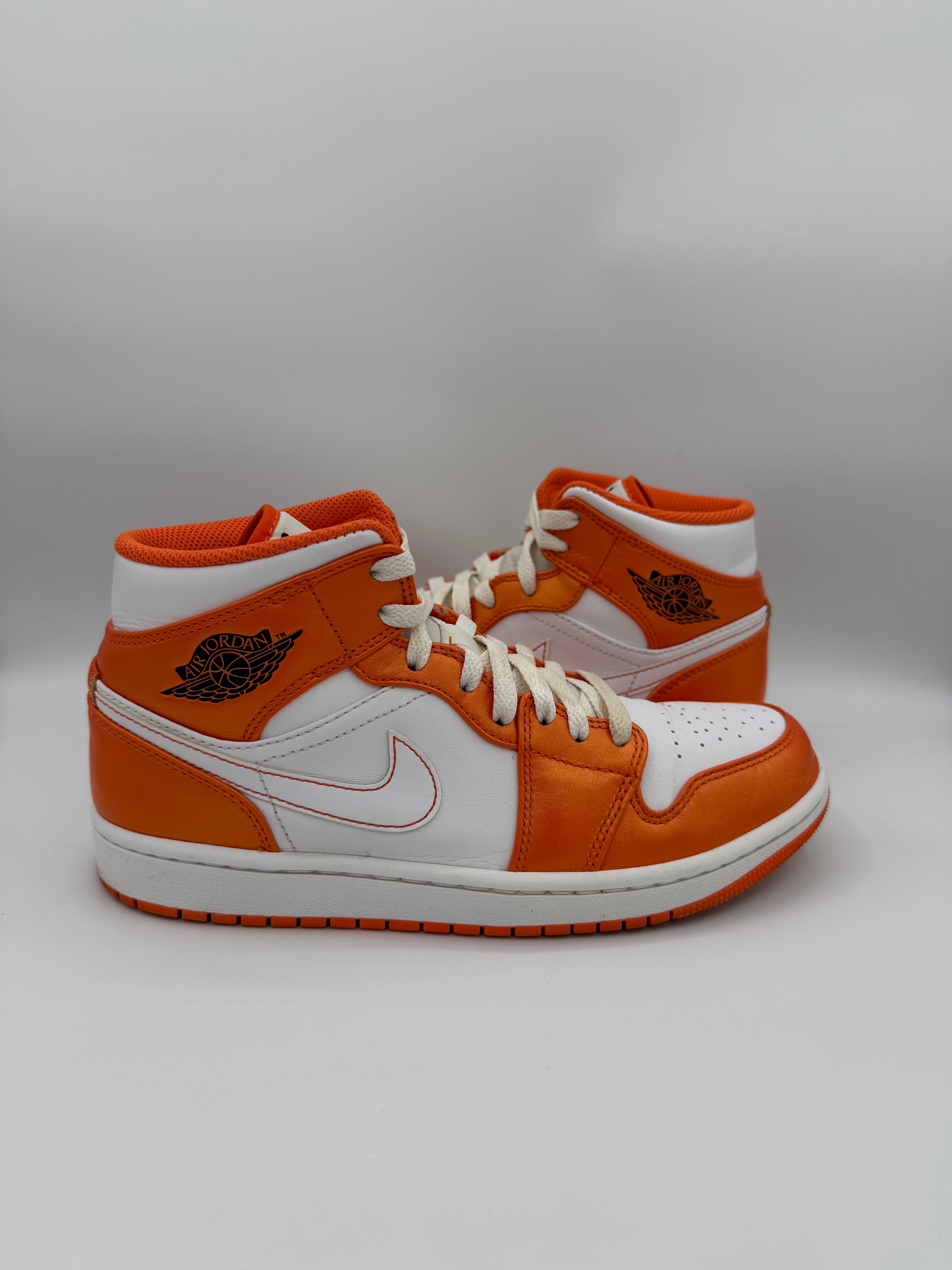 Jordan 1 Mid Orange  - 40,5Eu (USED)