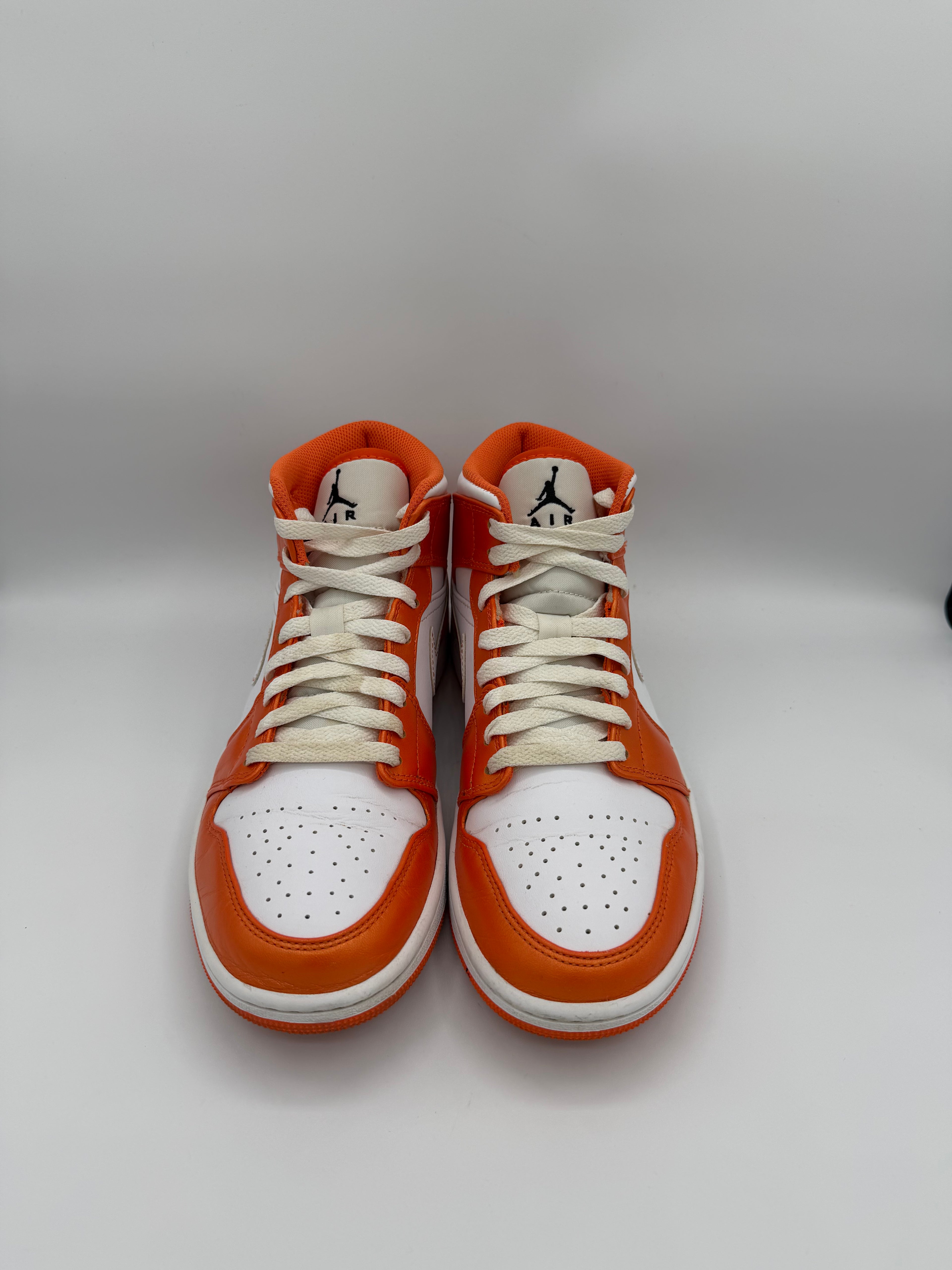 Jordan 1 Mid Orange  - 40,5Eu (USED)