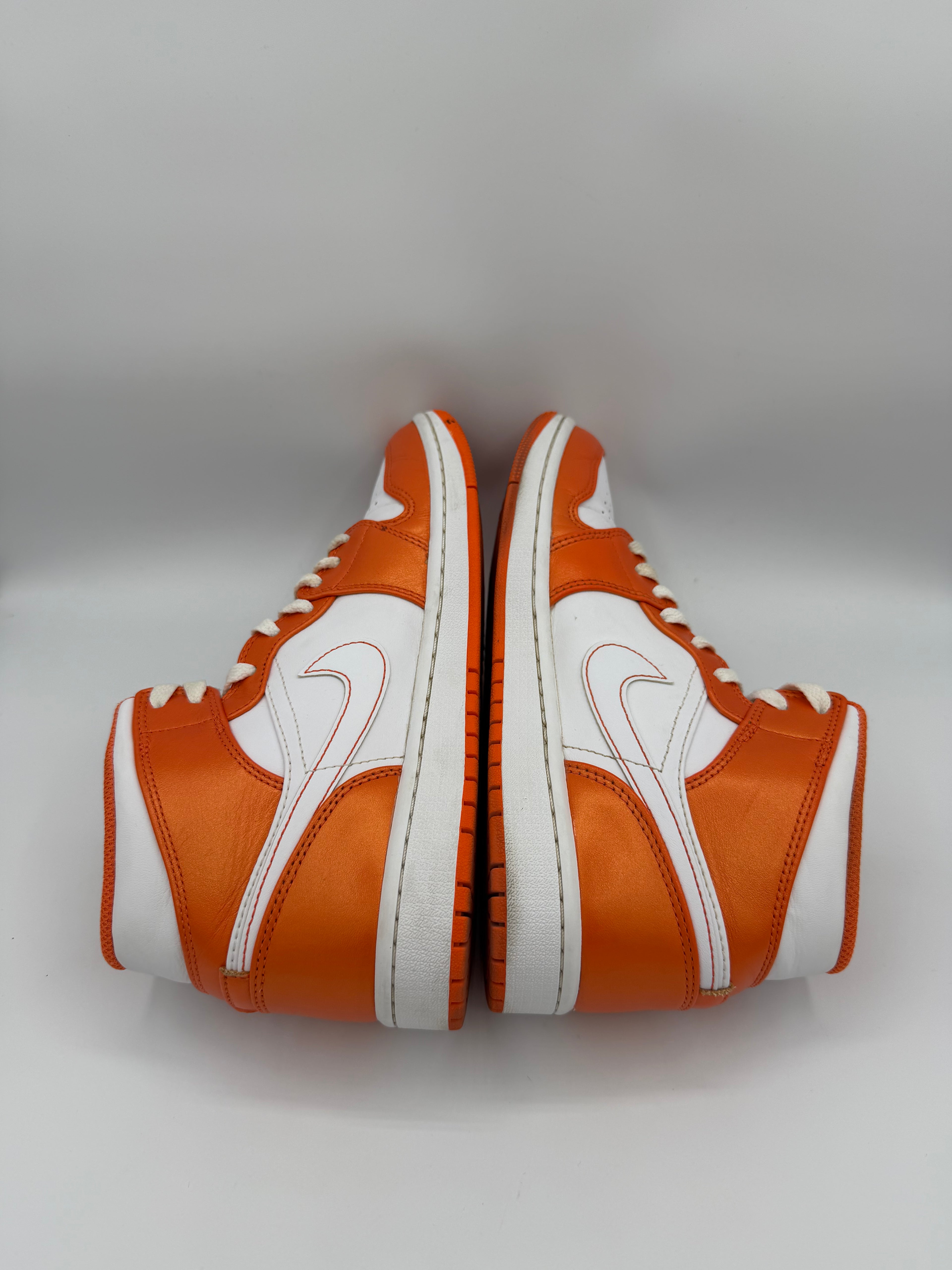 Jordan 1 Mid Orange  - 40,5Eu (USED)