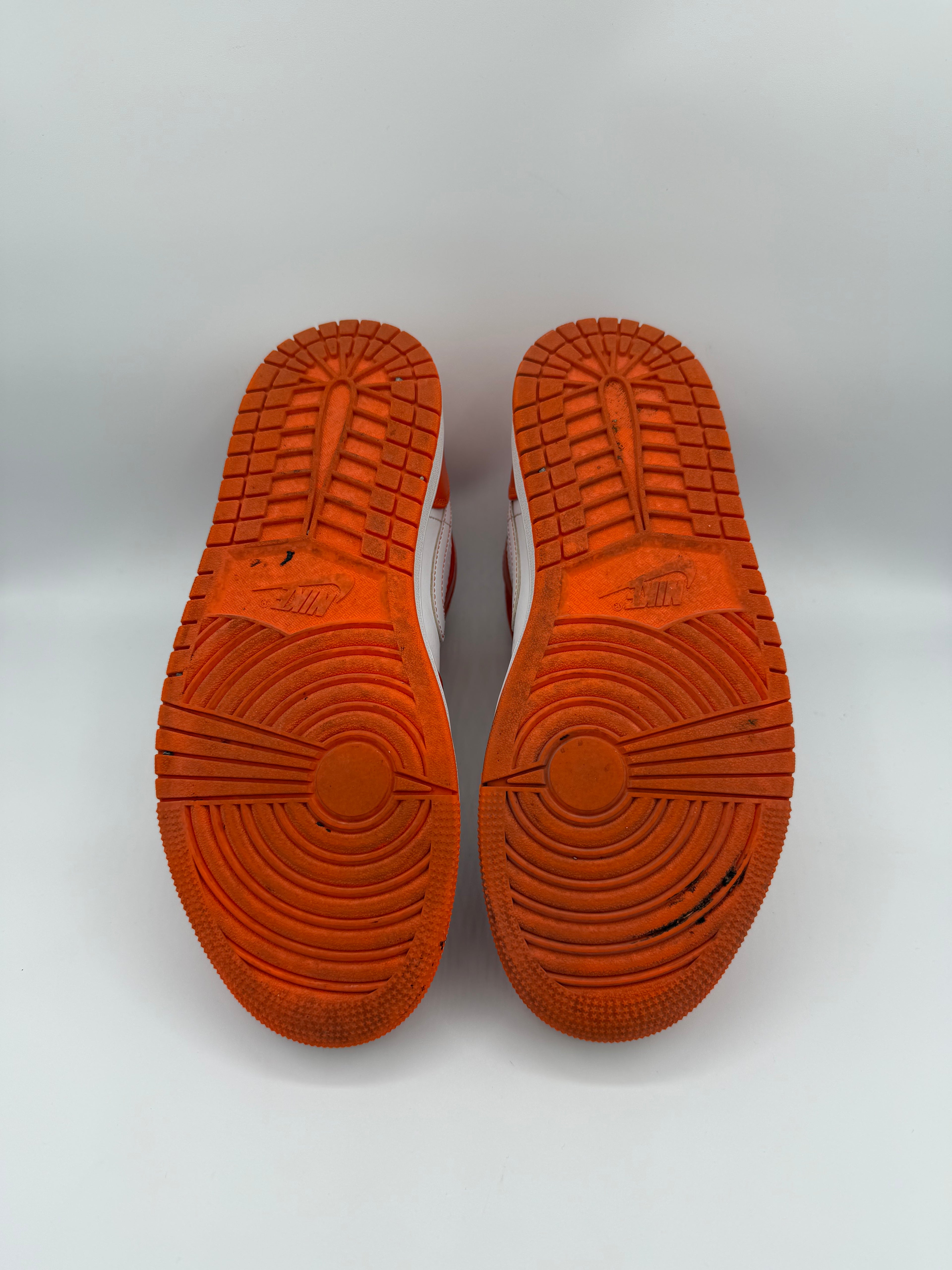 Jordan 1 Mid Orange  - 40,5Eu (USED)