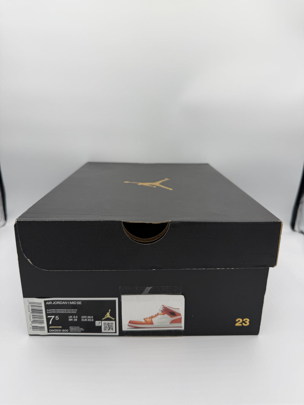 Jordan 1 Mid Orange  - 40,5Eu (USED)