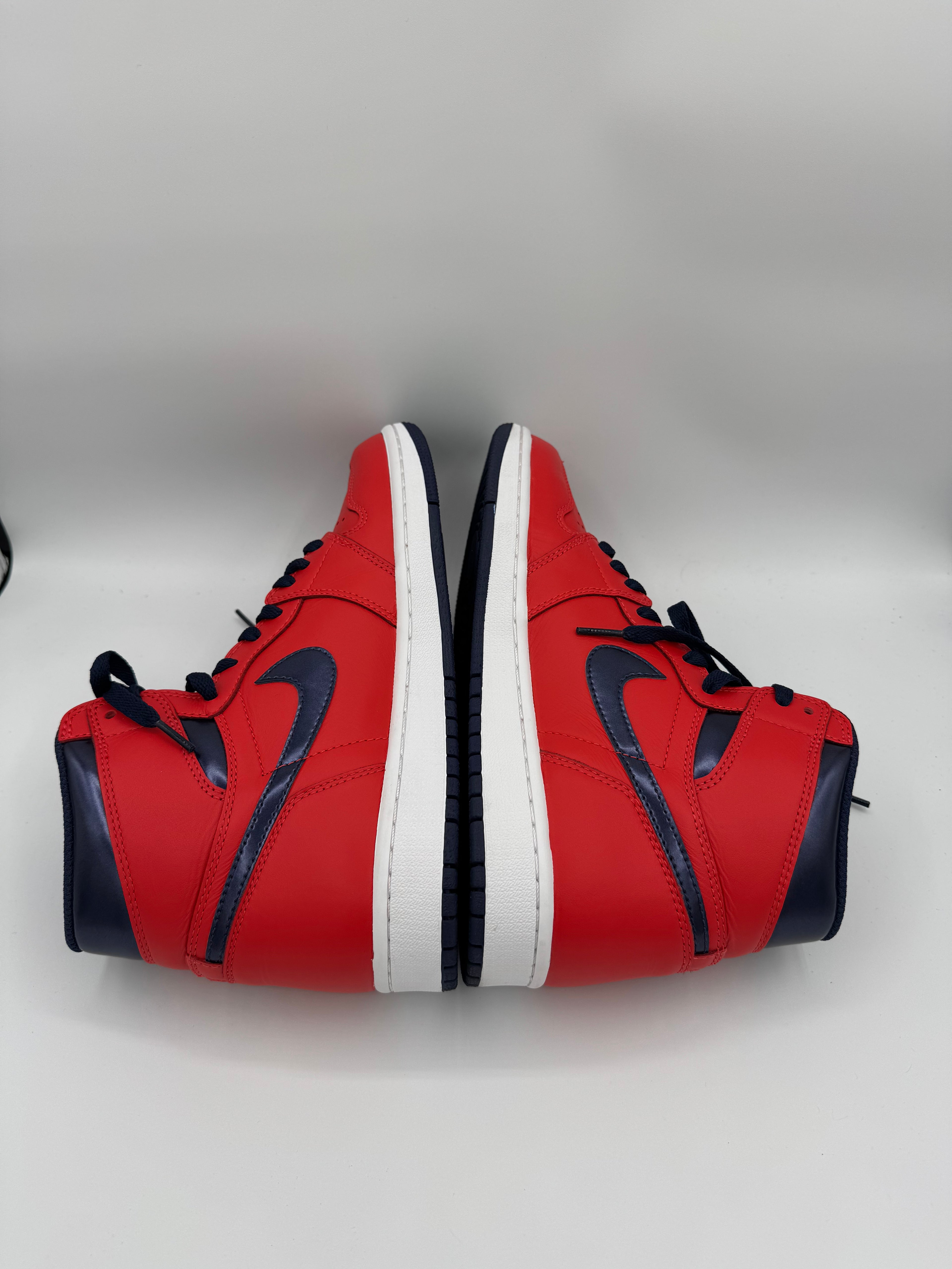 Jordan 1 High Letterman - 42Eu (USED)