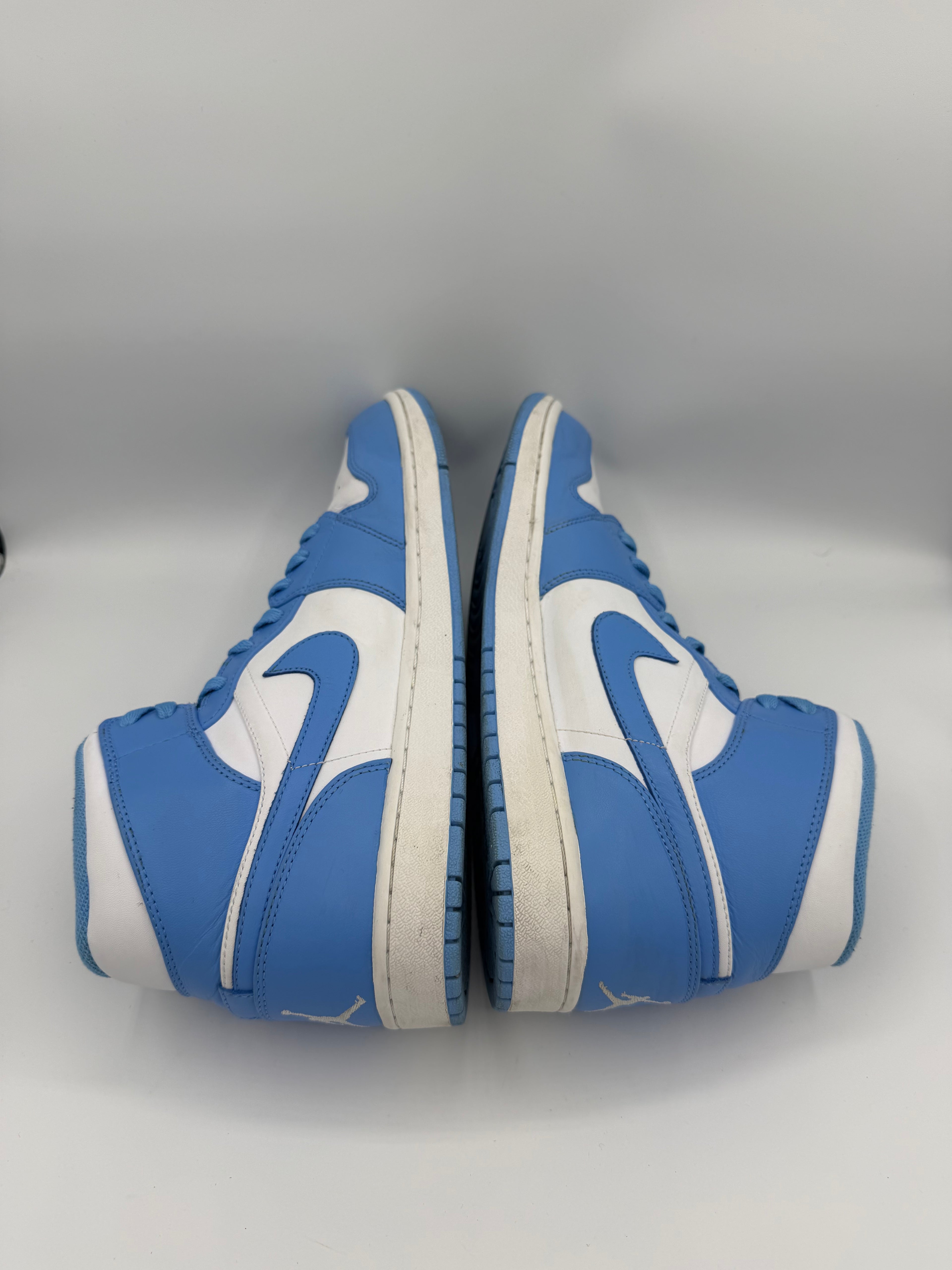 Jordan 1 Retro Mid UNC (2013)  - 45,5Eu (USED)