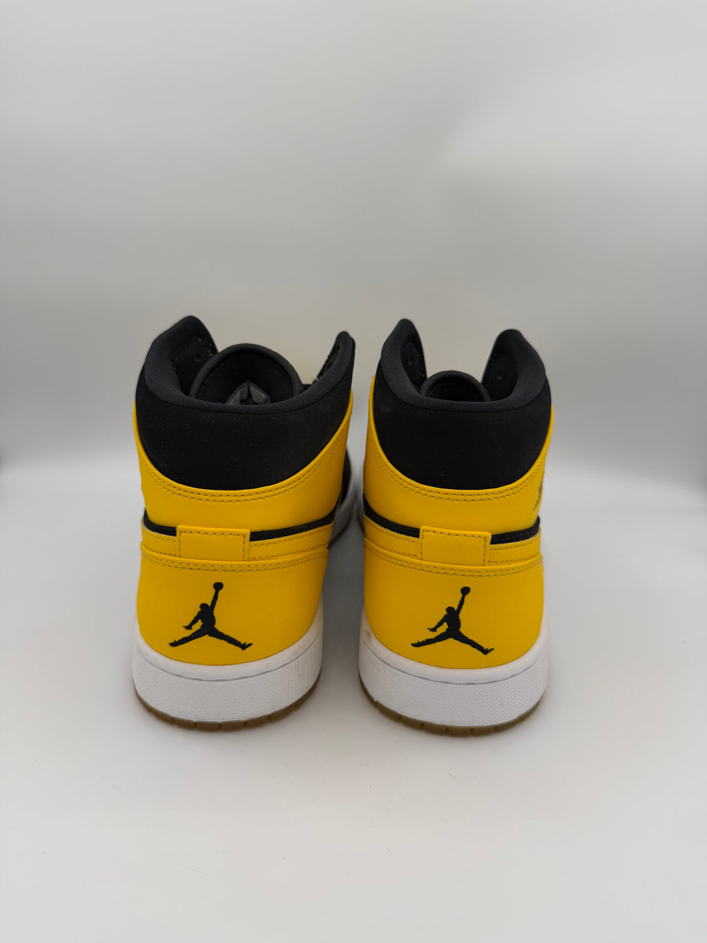 Jordan 1 Retro Mid New Love (2017)  - 45Eu (USED)