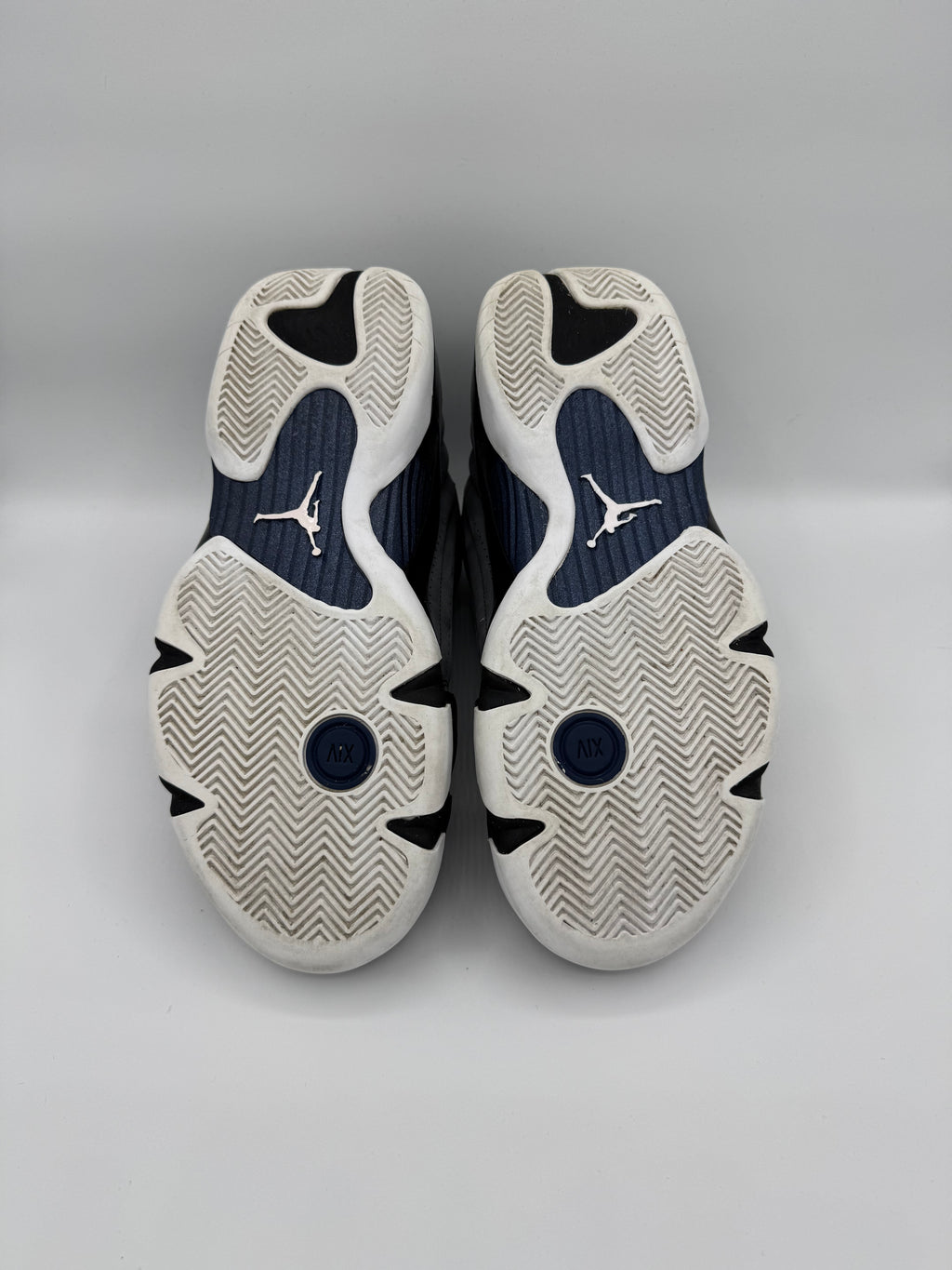 Jordan 14 Retro Light Graphite (2011) - 42Eu (USED)