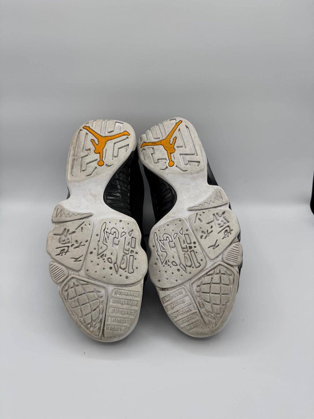 Jordan 9 Retro Citrus - 42Eu (USED)