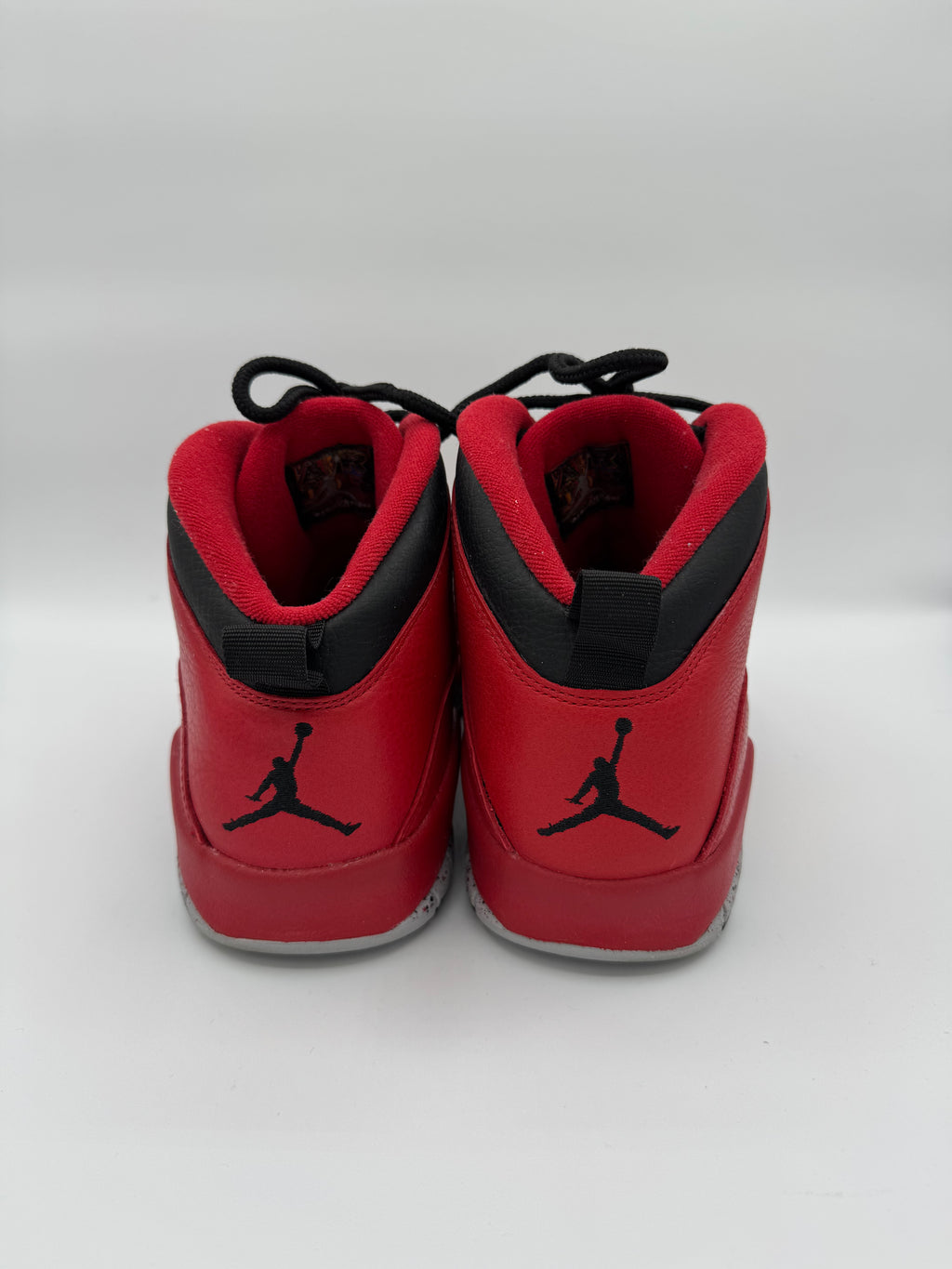 Jordan 10 Retro Bulls Over Broadway - 42Eu (USED)