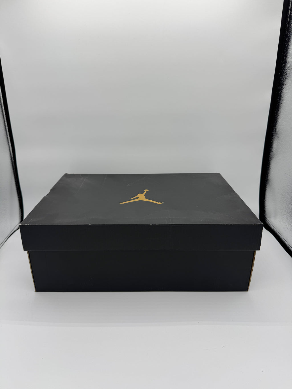 Jordan 10 Retro Bulls Over Broadway - 42Eu (USED)