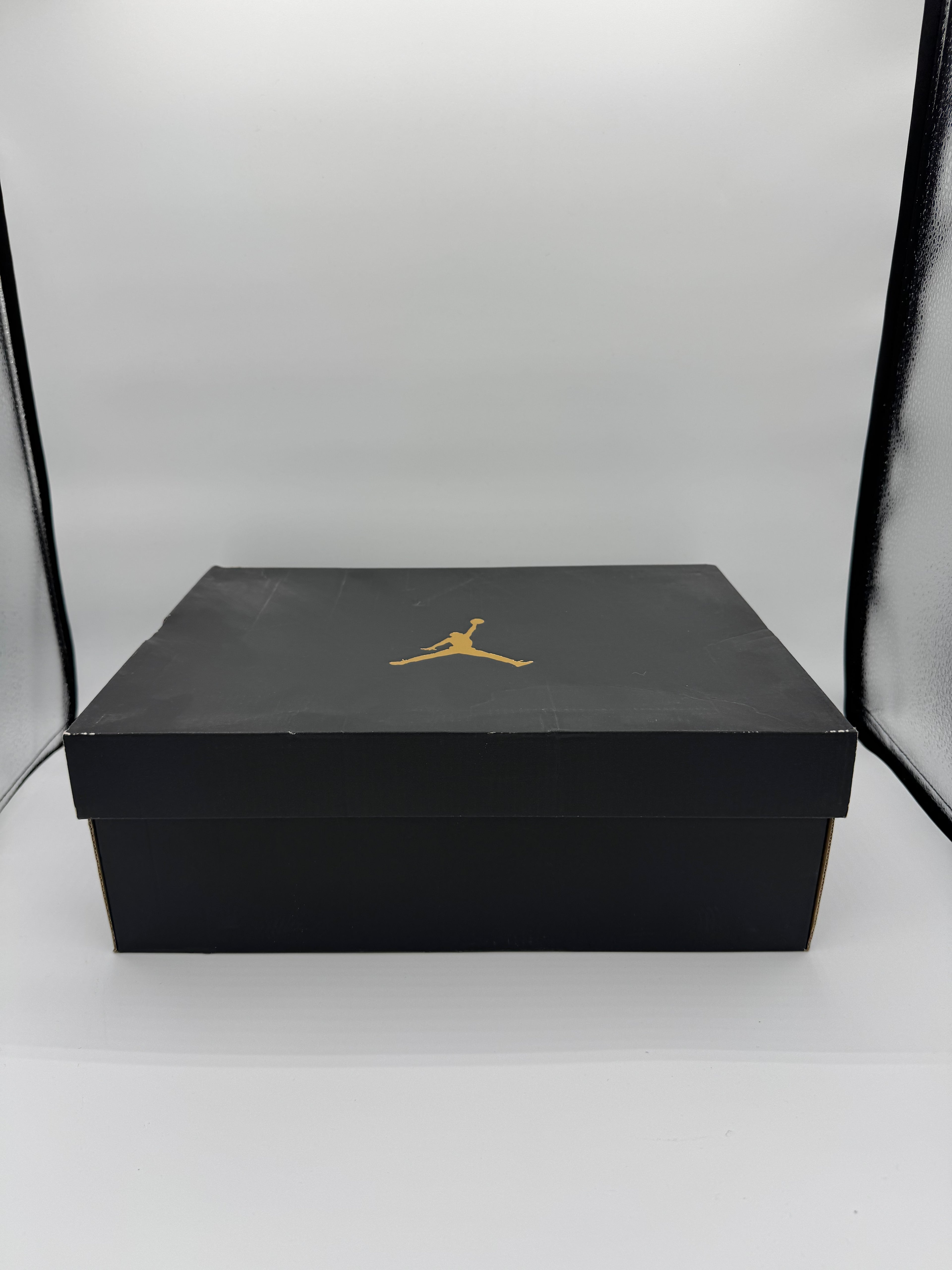 Jordan 10 Retro Bulls Over Broadway - 42Eu (USED)