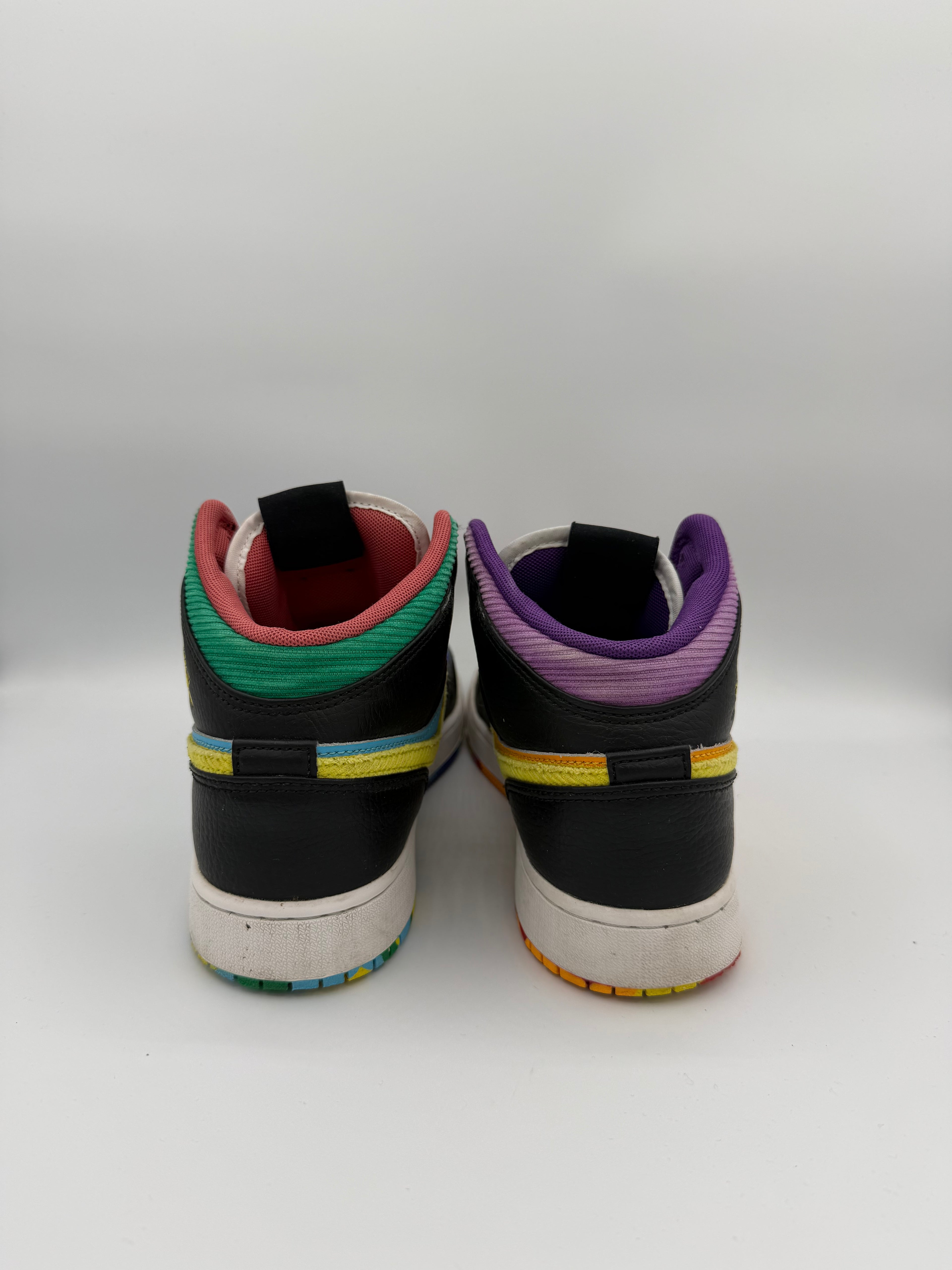 Jordan 1 Mid SS Six Championships (GS) - 39Eu (USED)
