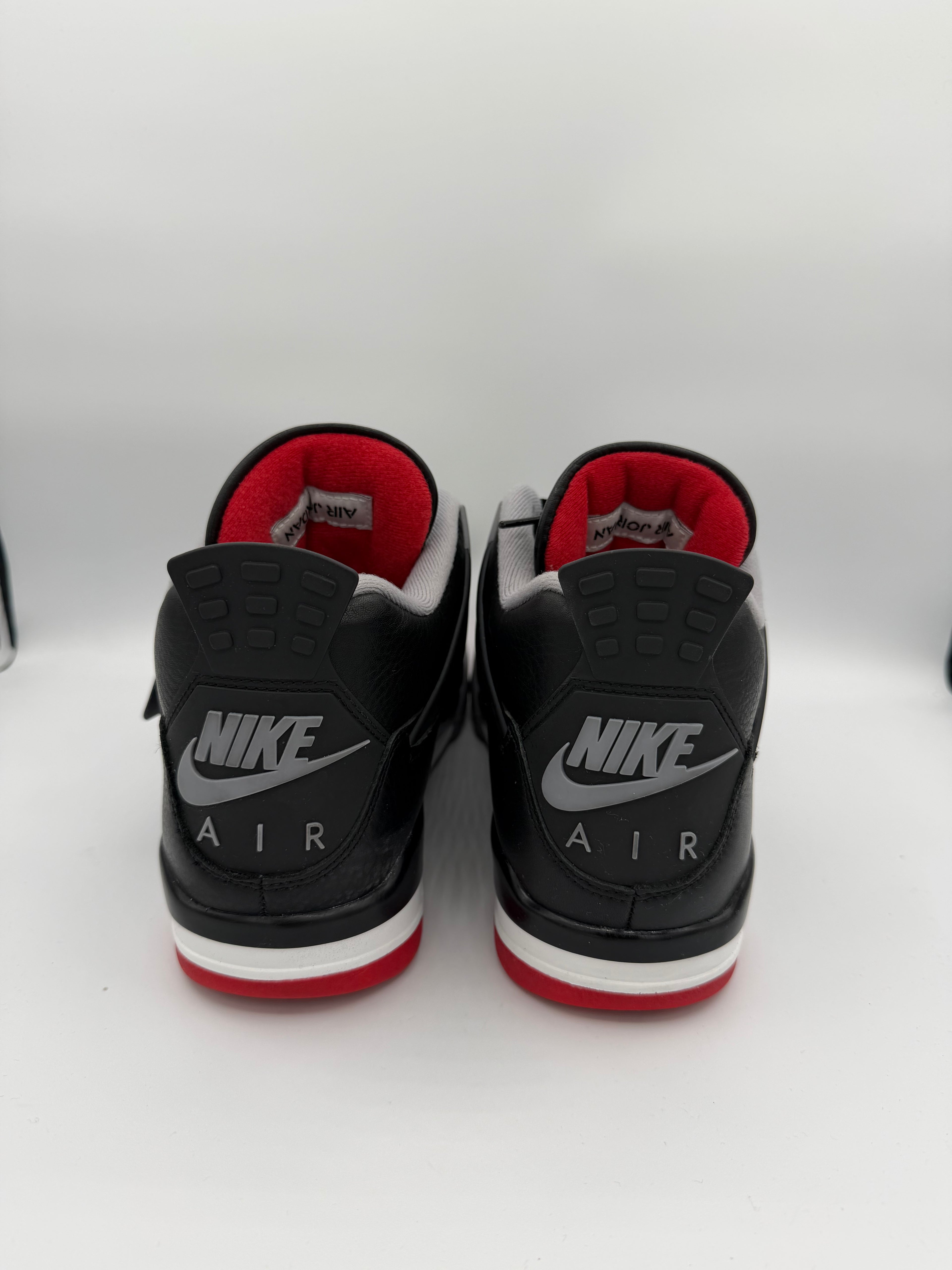 Jordan 4 Retro Bred Reimagined - 45Eu (USED)