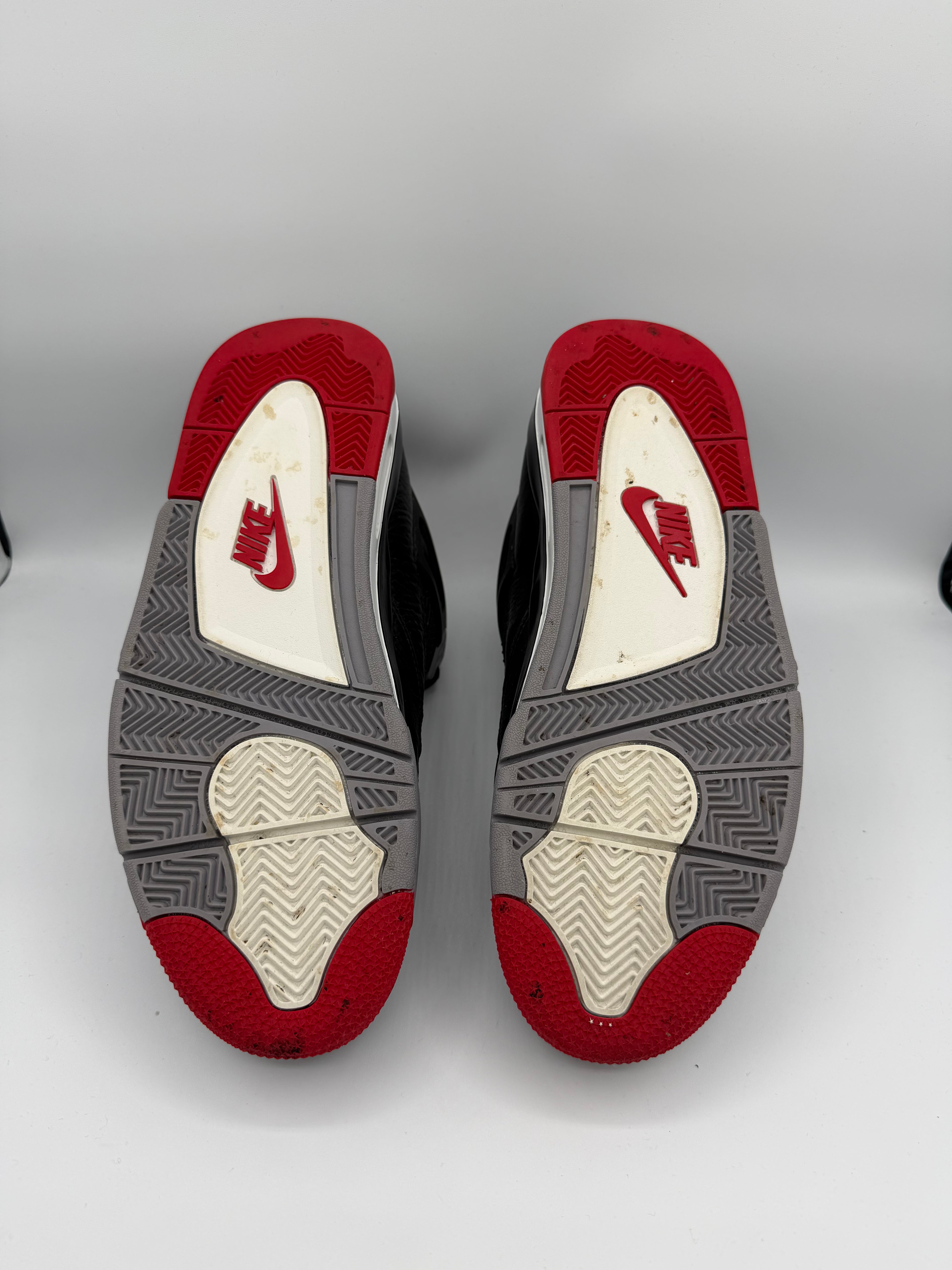 Jordan 4 Retro Bred Reimagined - 45Eu (USED)